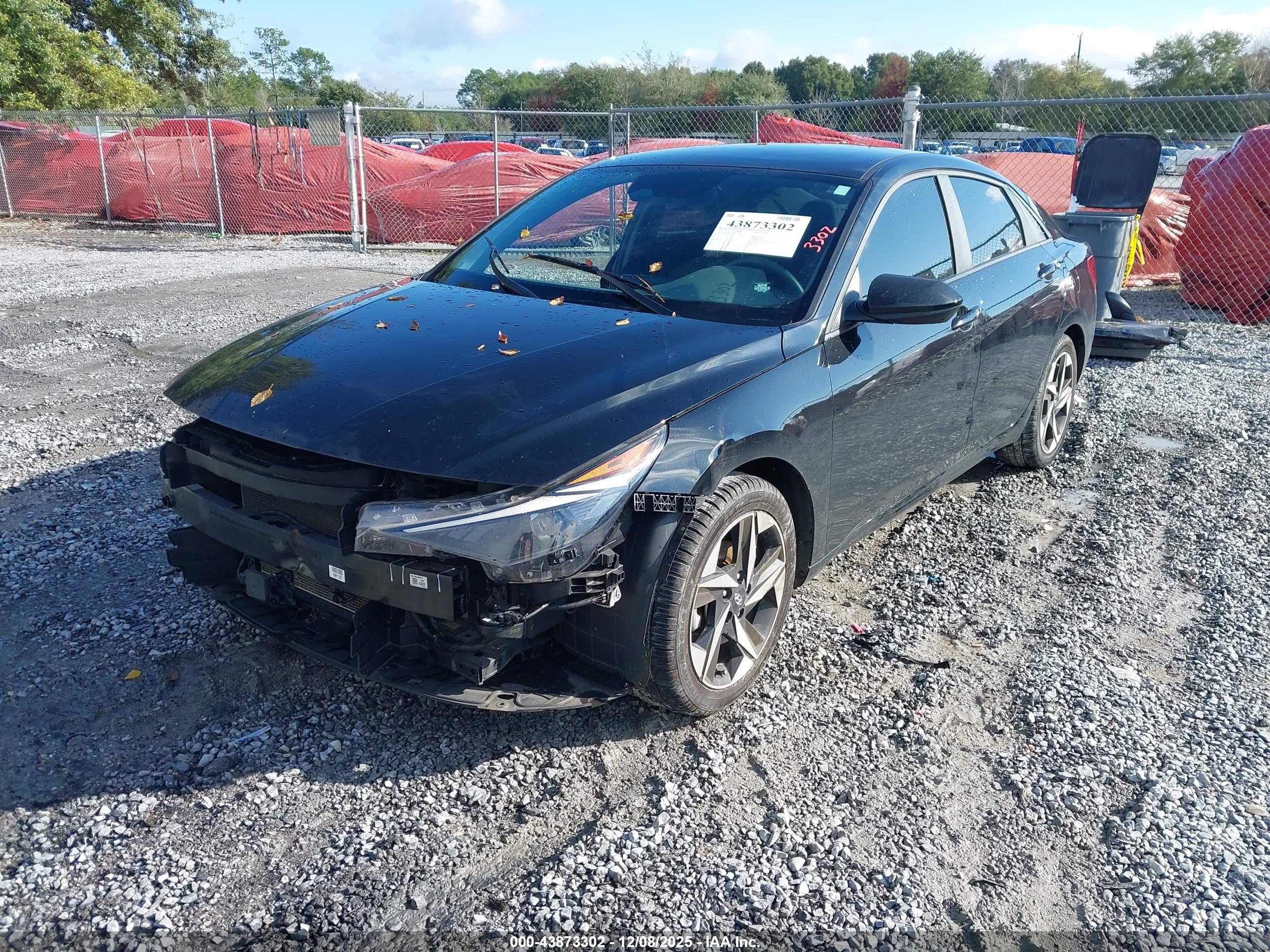HYUNDAI ELANTRA image 2