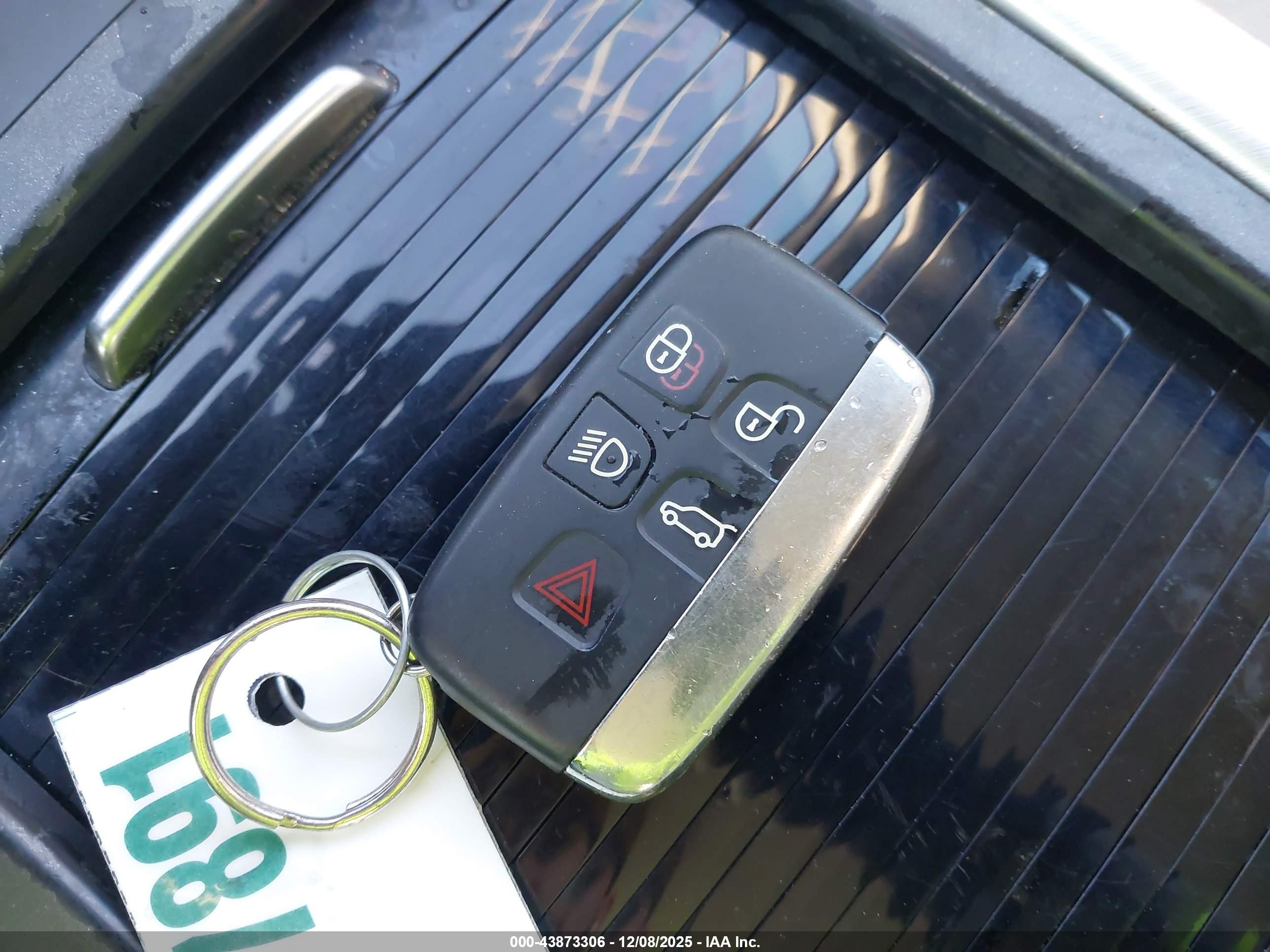 LAND ROVER image 11