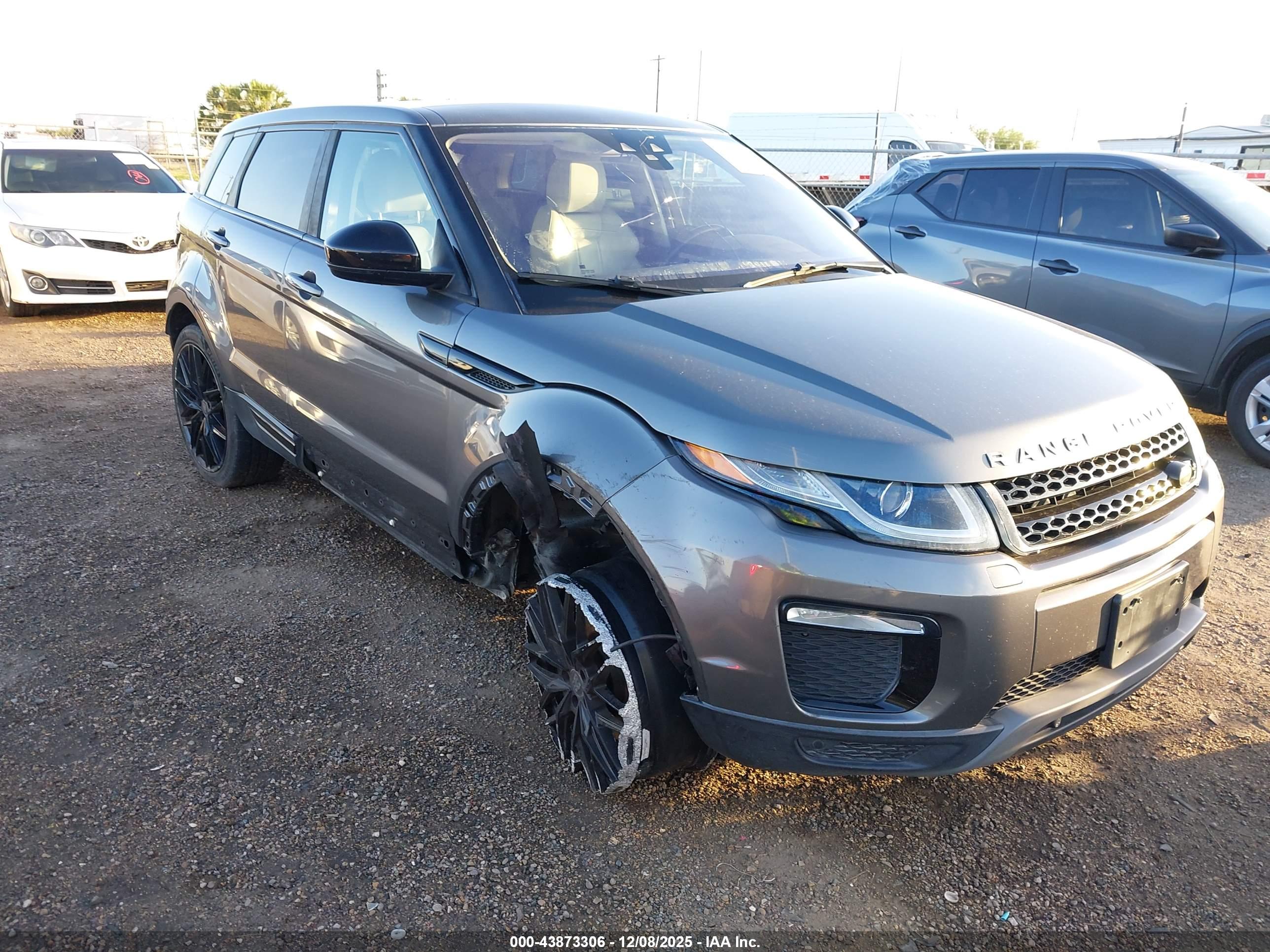 LAND ROVER image 6