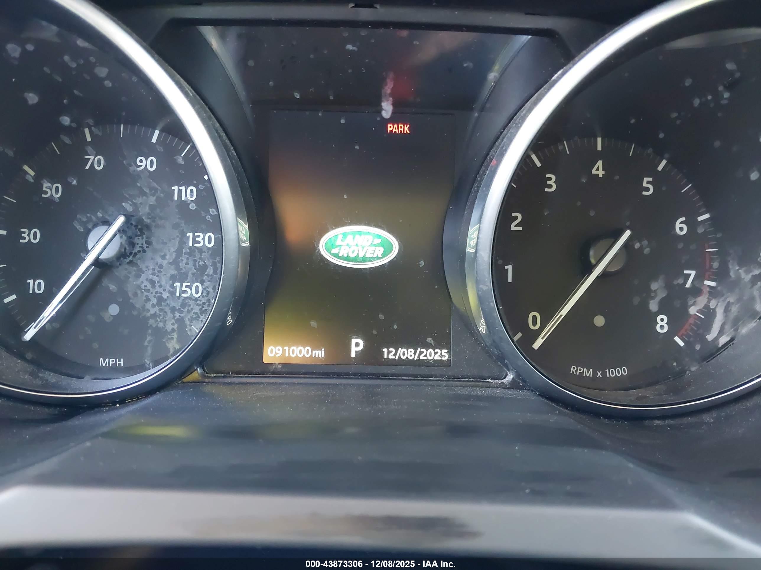 LAND ROVER image 7