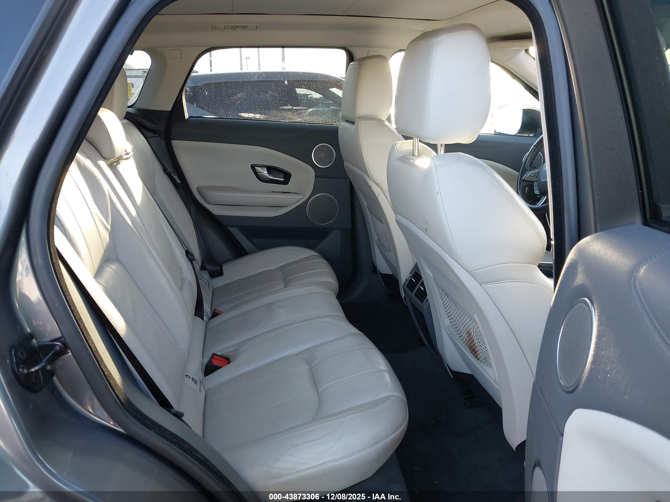 LAND ROVER image 8