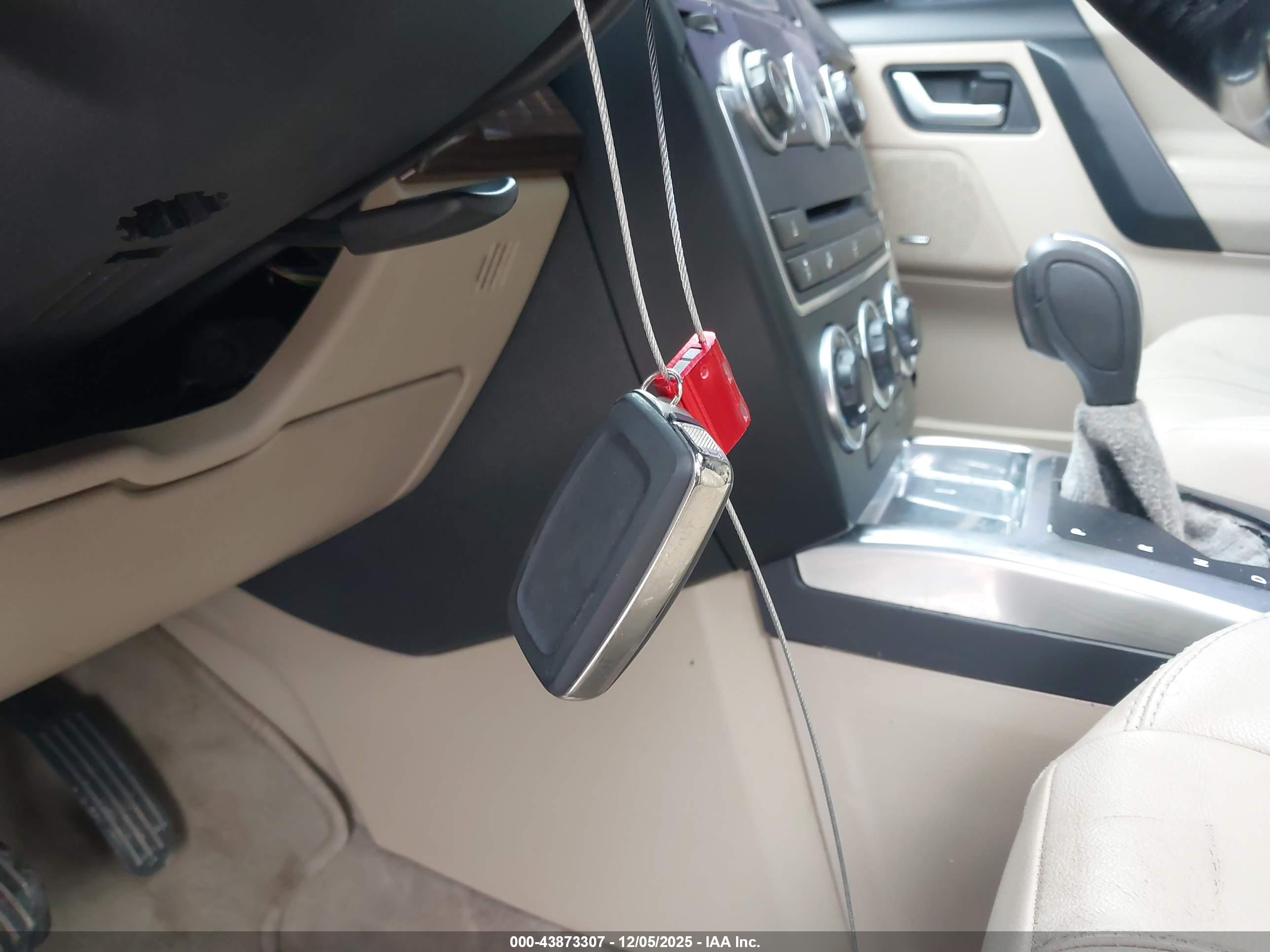 LAND ROVER image 11