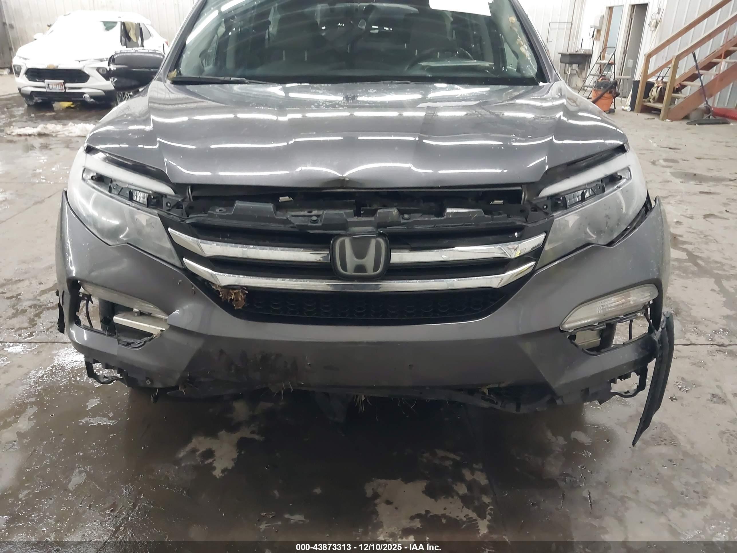 HONDA PILOT image 6