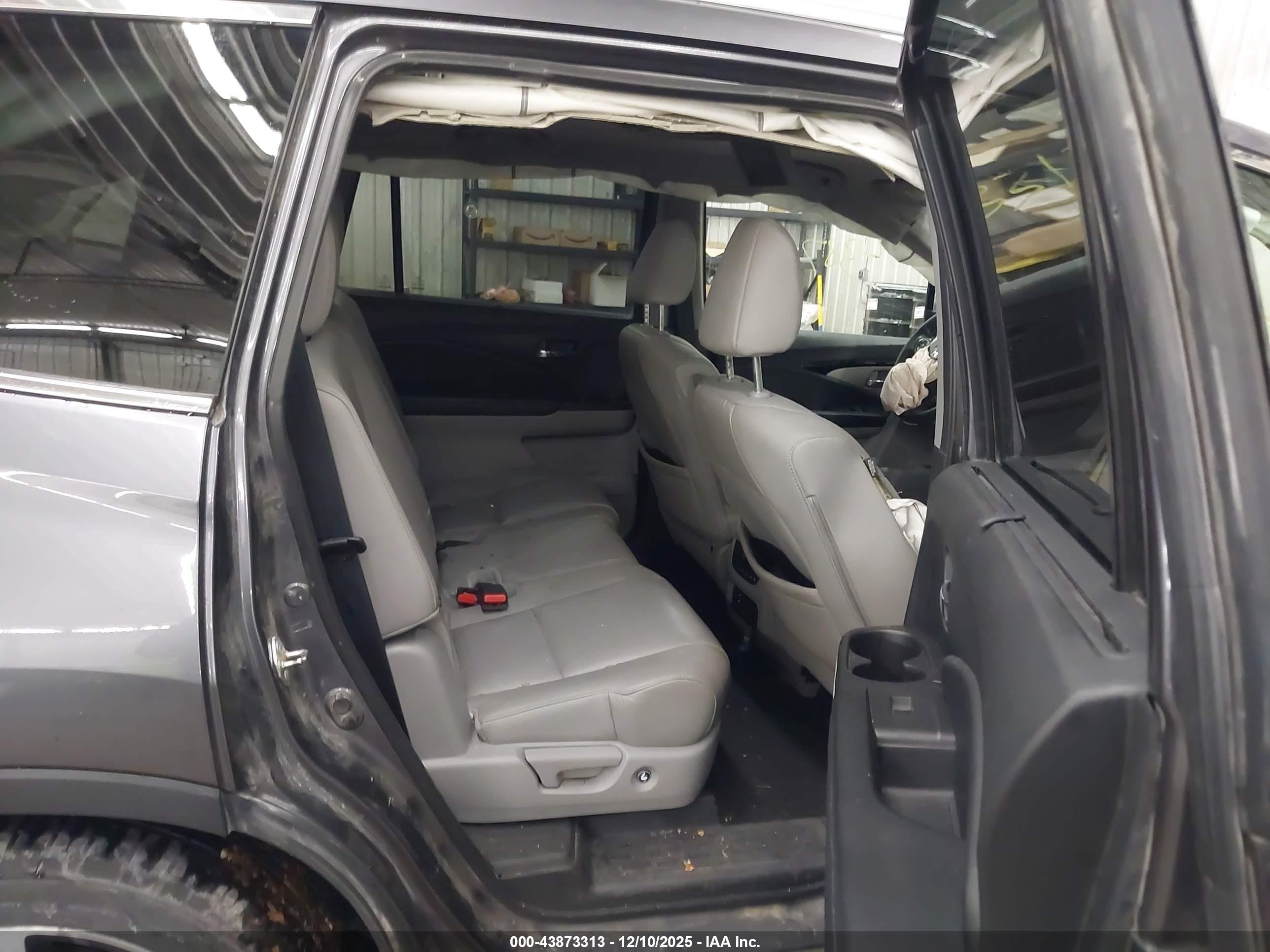 HONDA PILOT image 8