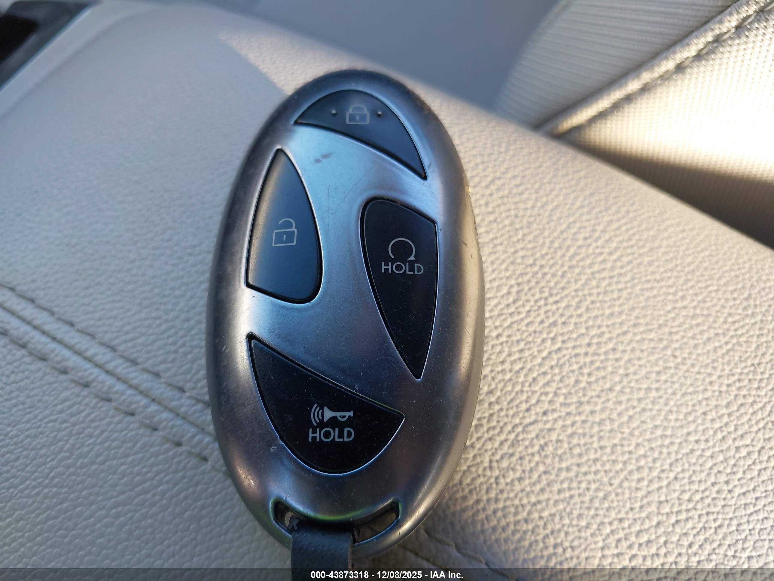 HYUNDAI TUCSON image 11