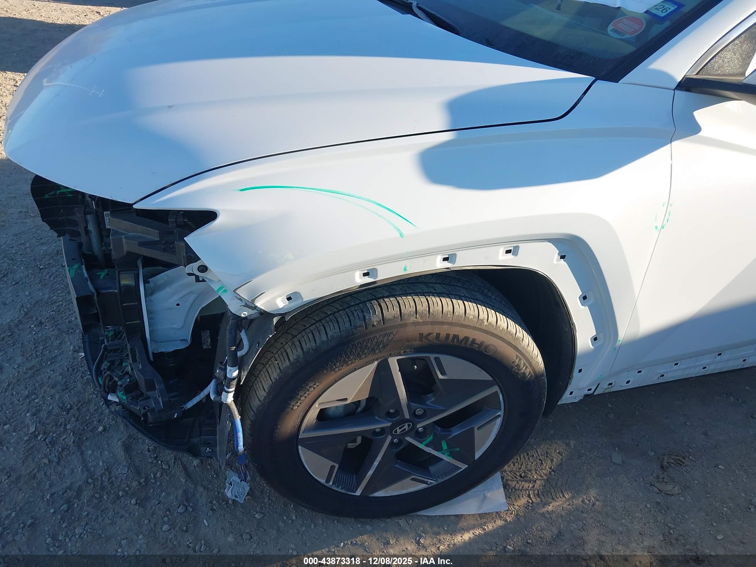 HYUNDAI TUCSON image 6