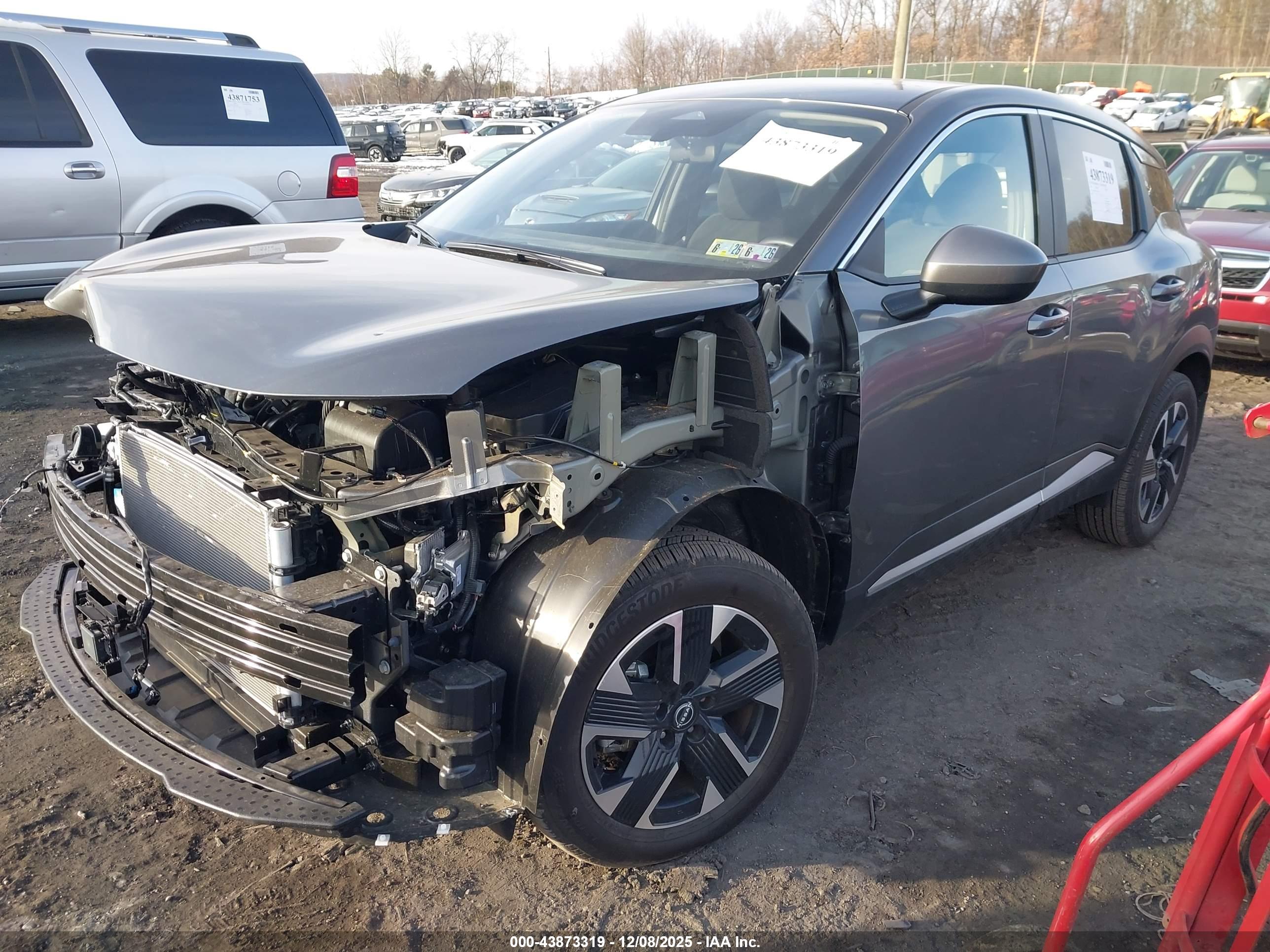 NISSAN KICKS image 2