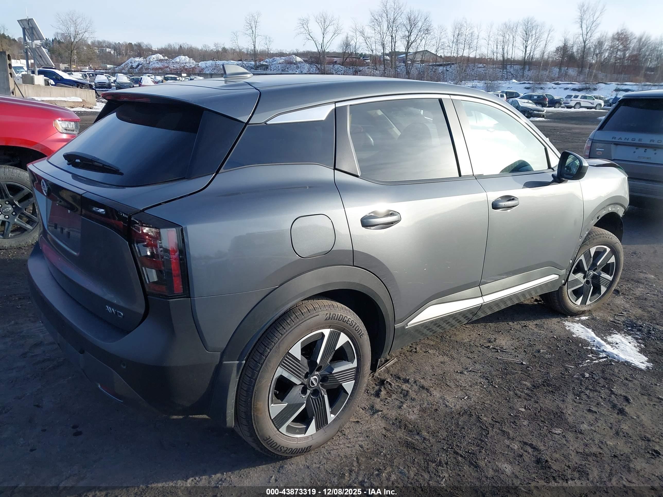 NISSAN KICKS image 4