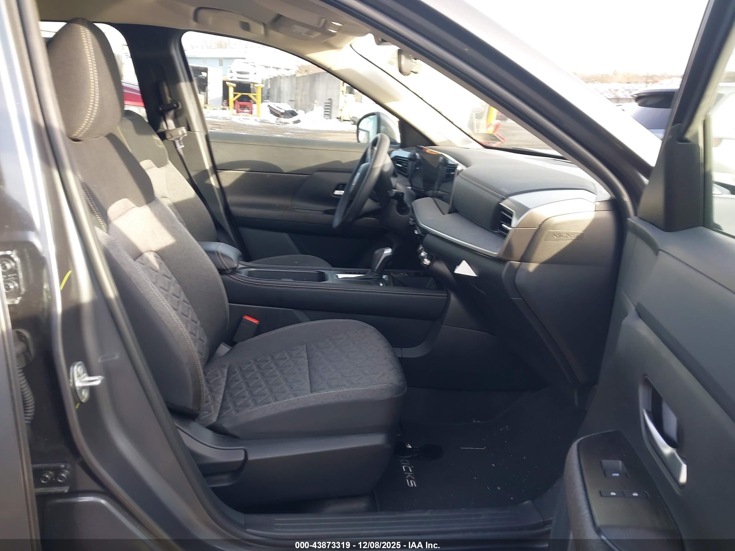 NISSAN KICKS image 5