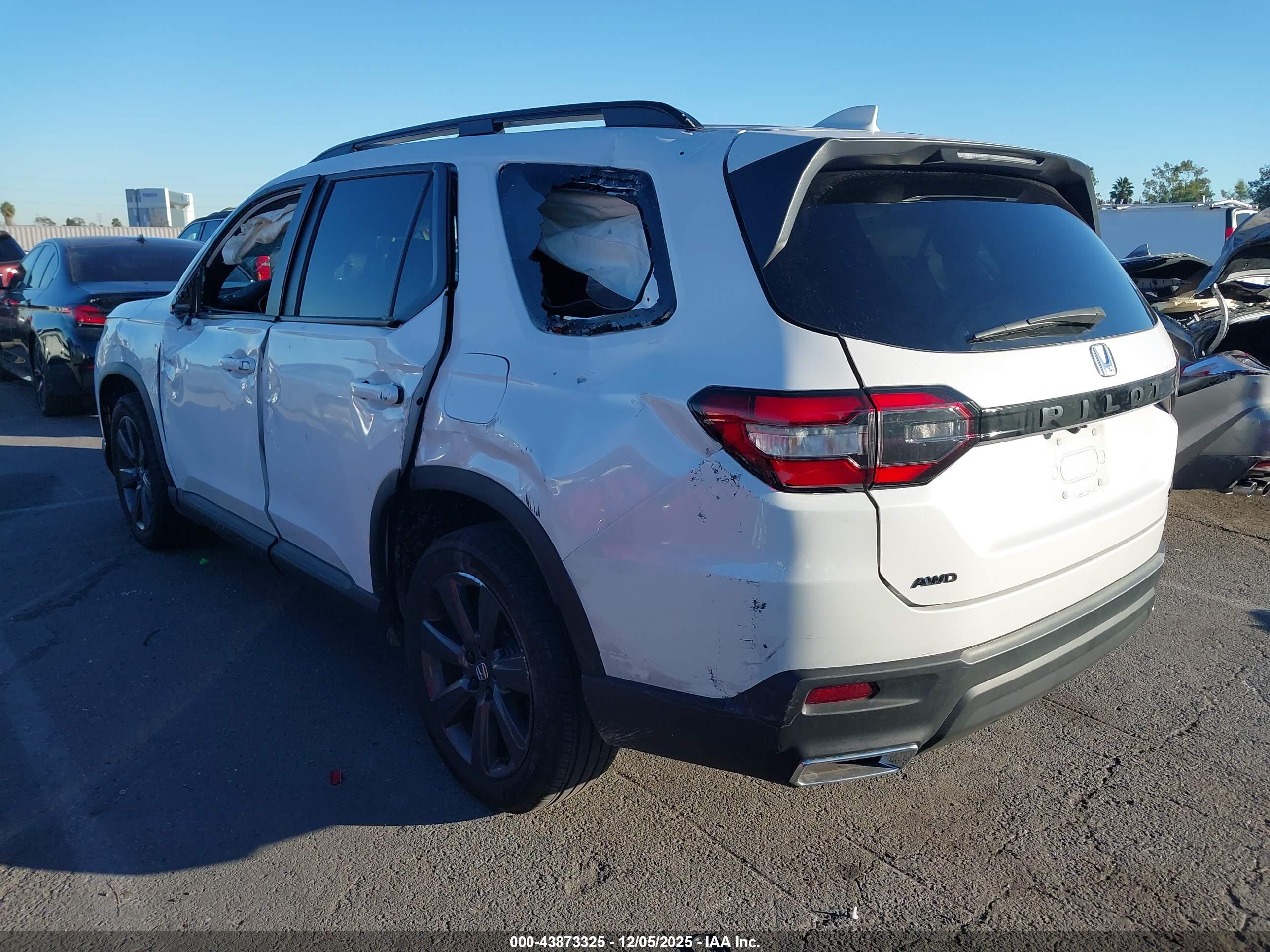 HONDA PILOT image 3