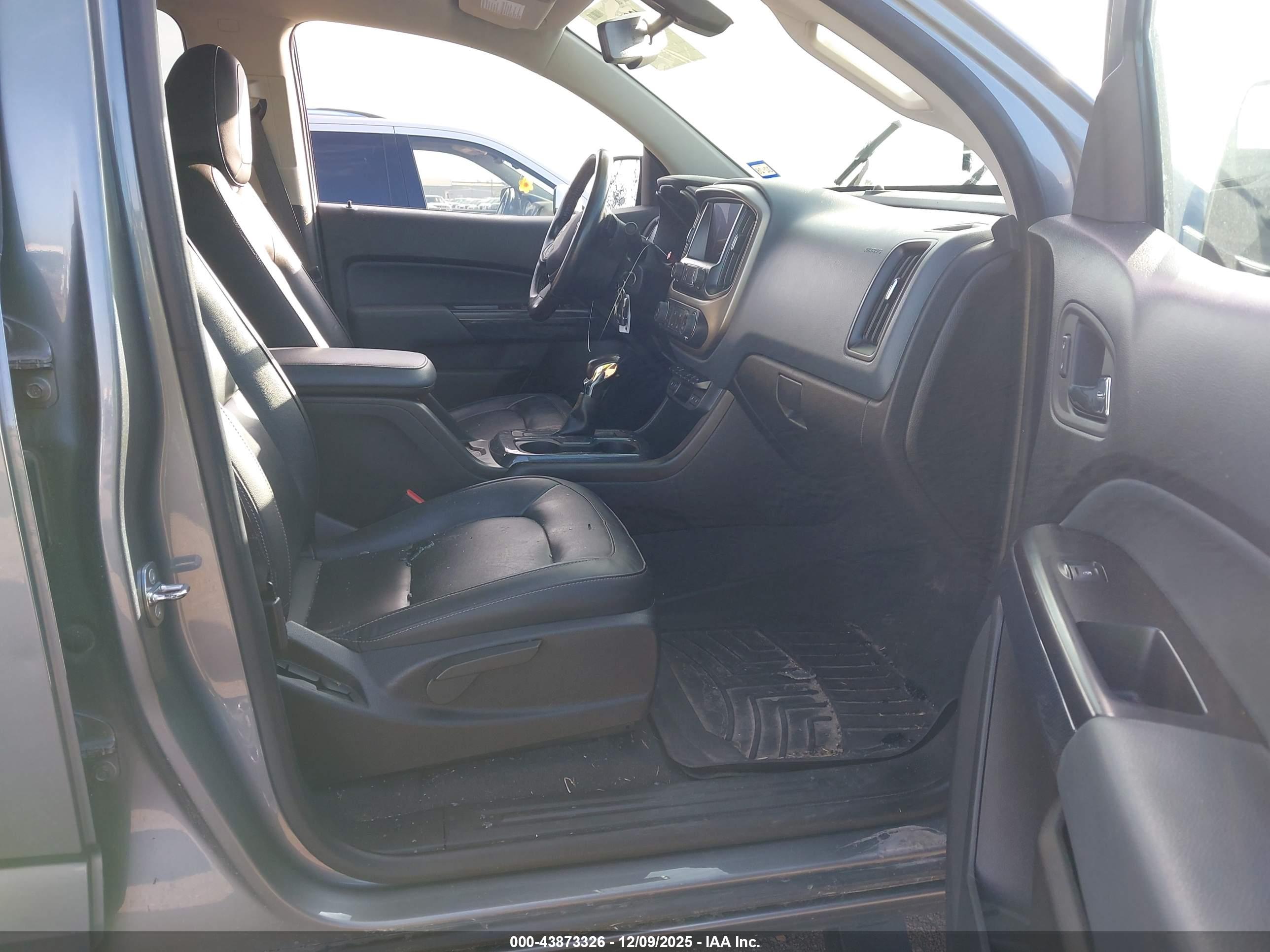 CHEVROLET COLORADO image 5
