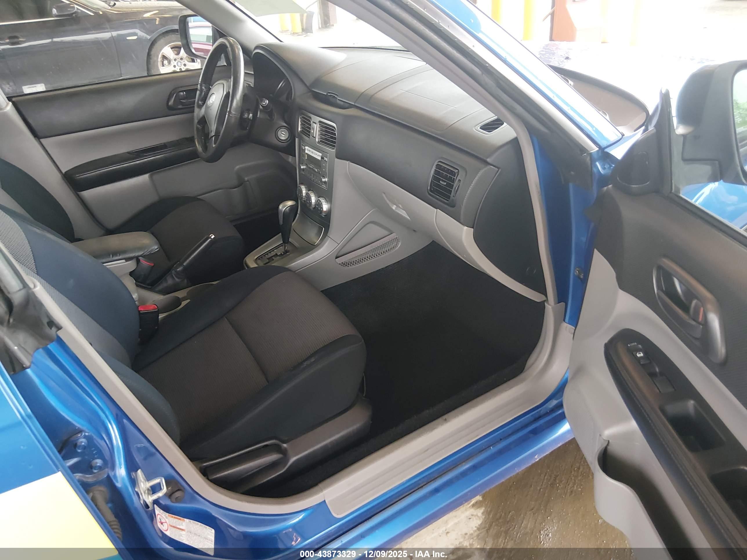 SUBARU FORESTER image 5