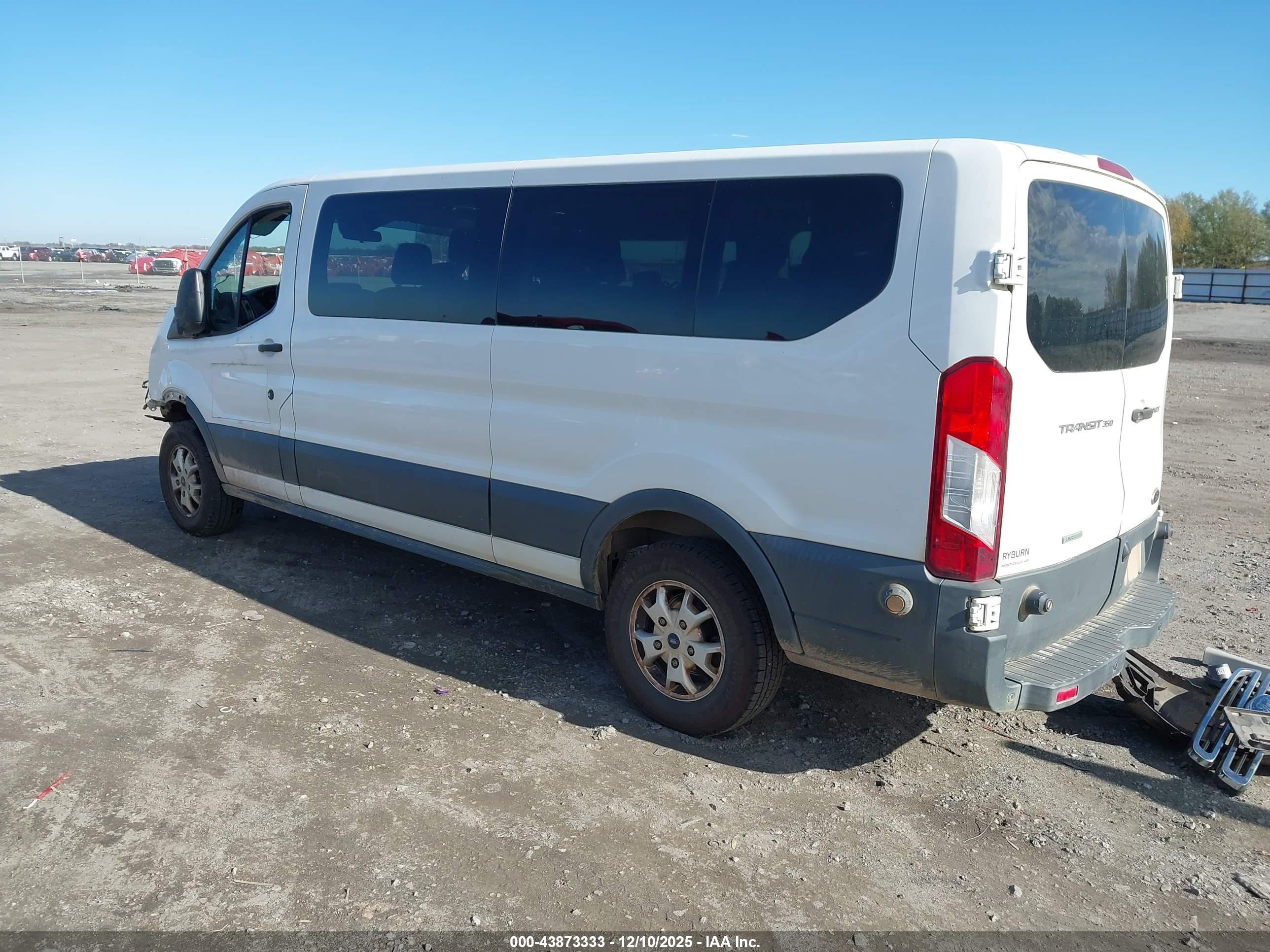 FORD TRANSIT-350 image 3