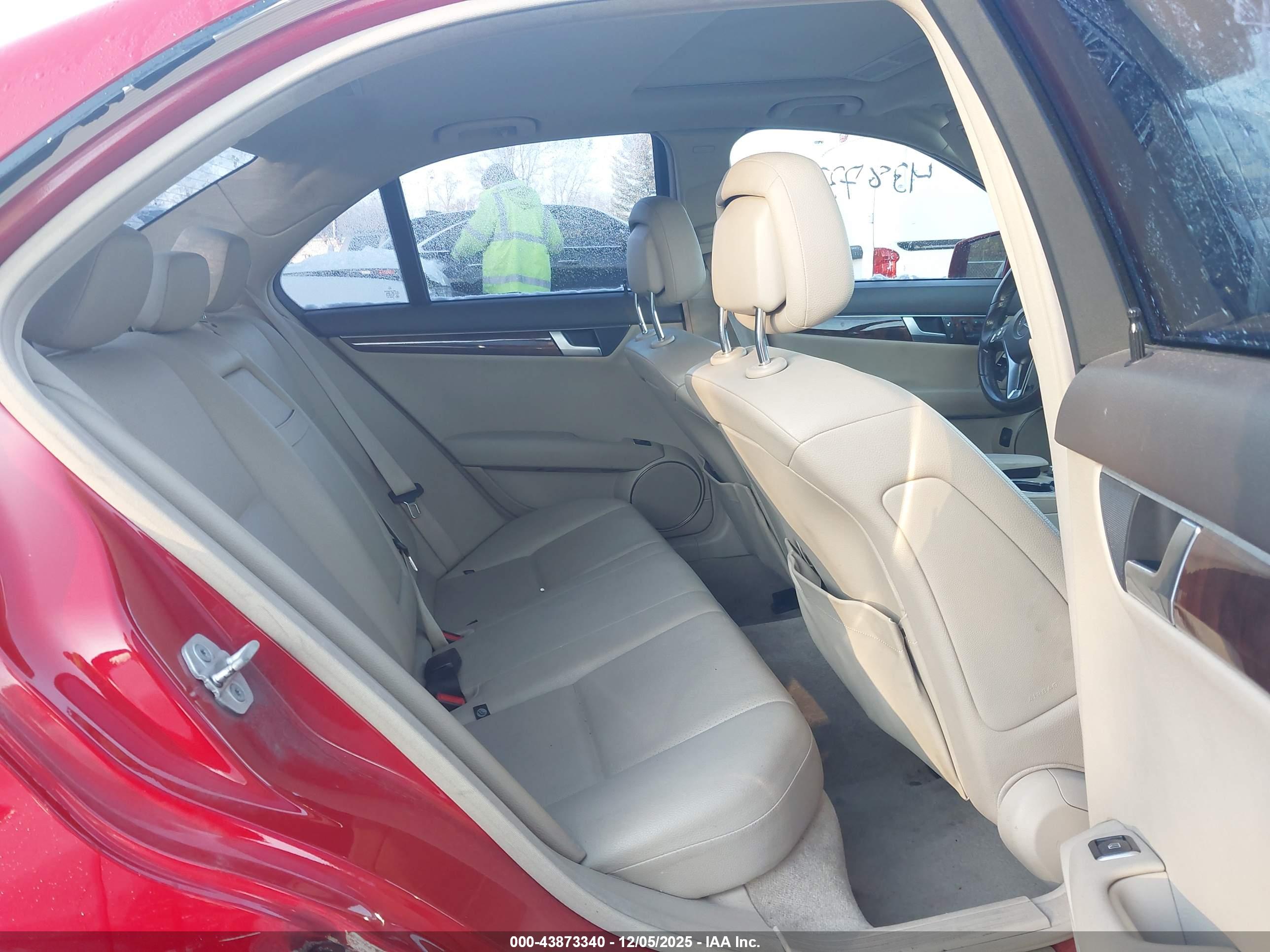 MERCEDES-BENZ C image 8