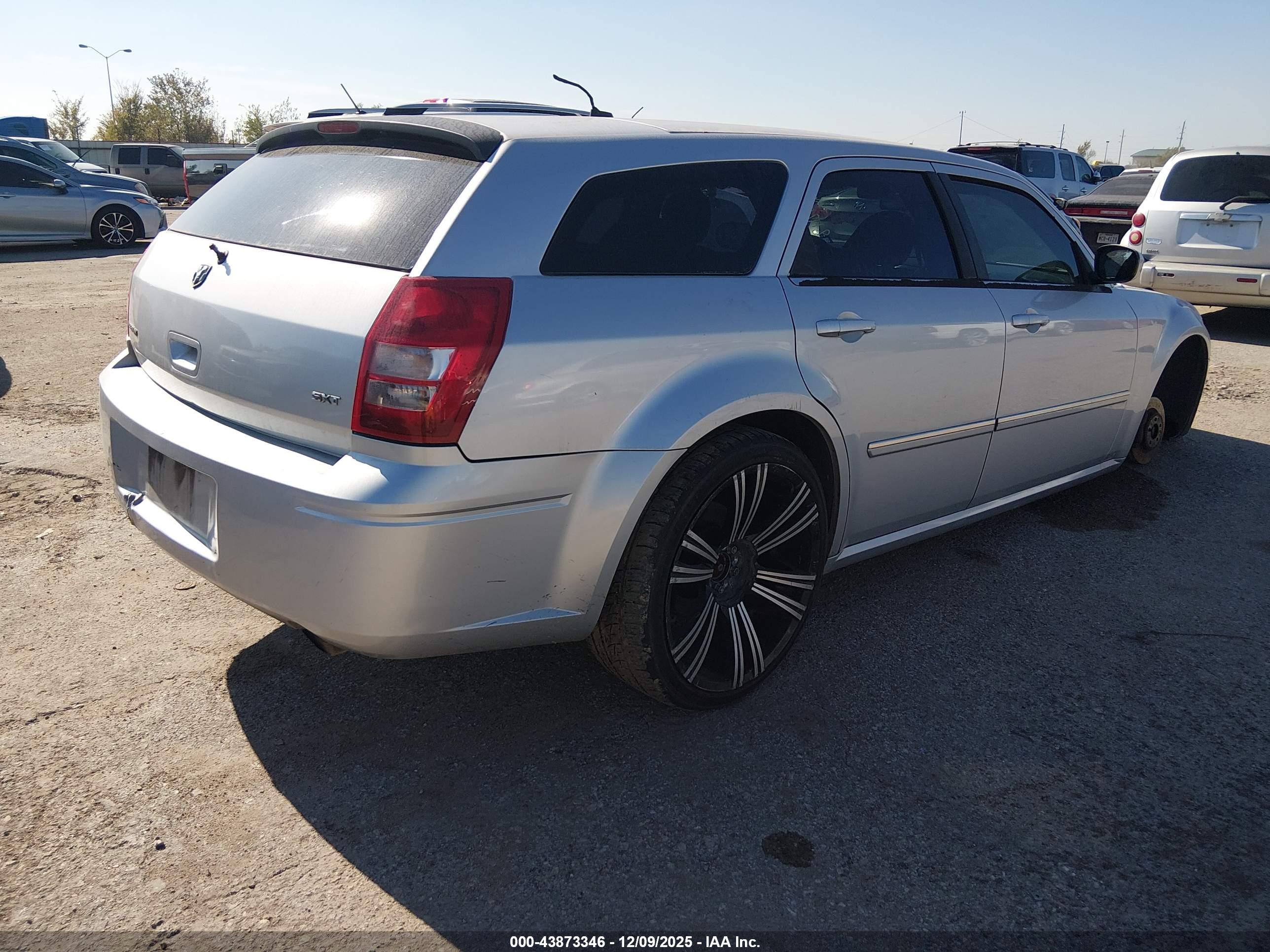 DODGE MAGNUM image 4
