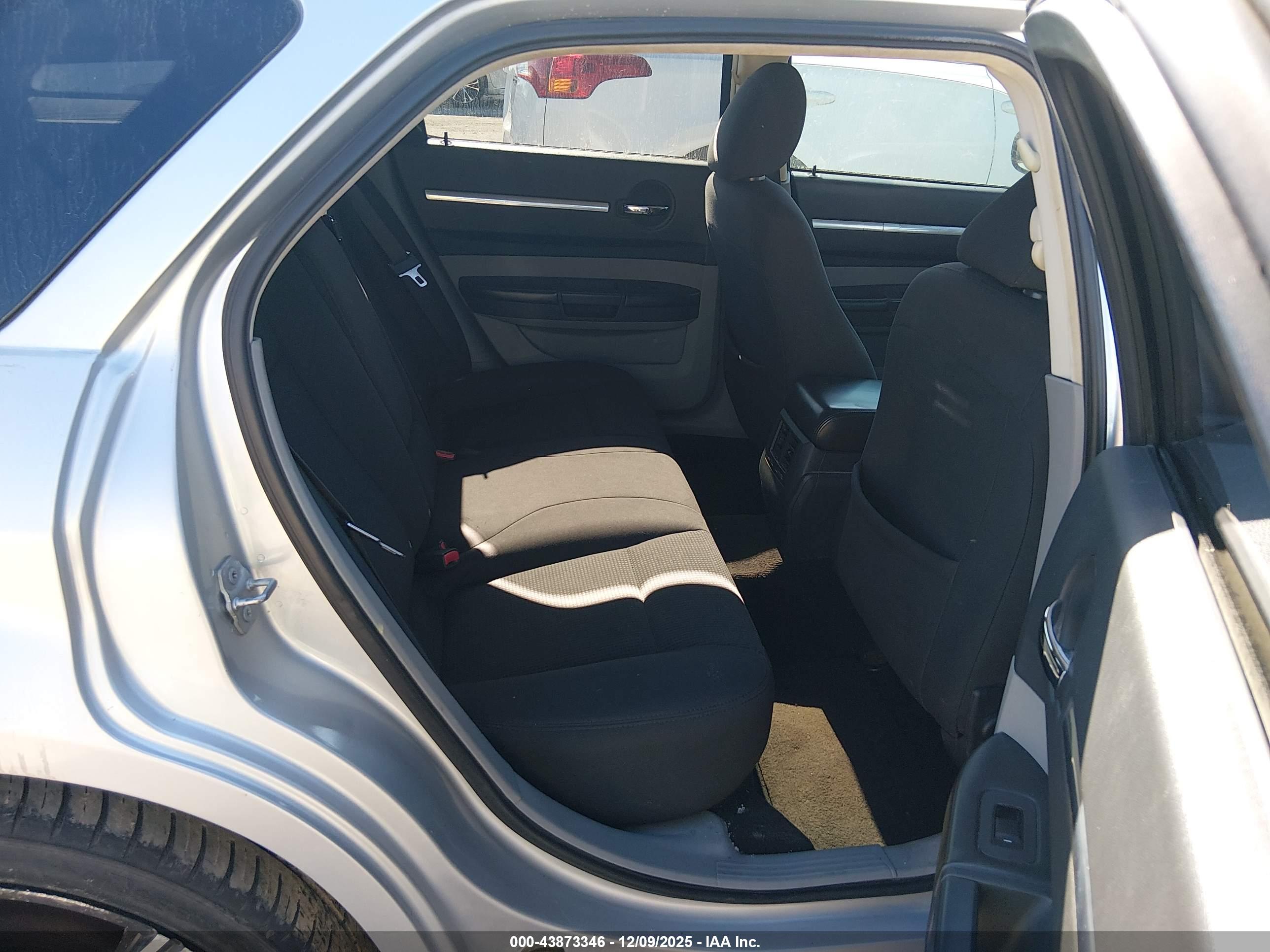 DODGE MAGNUM image 8