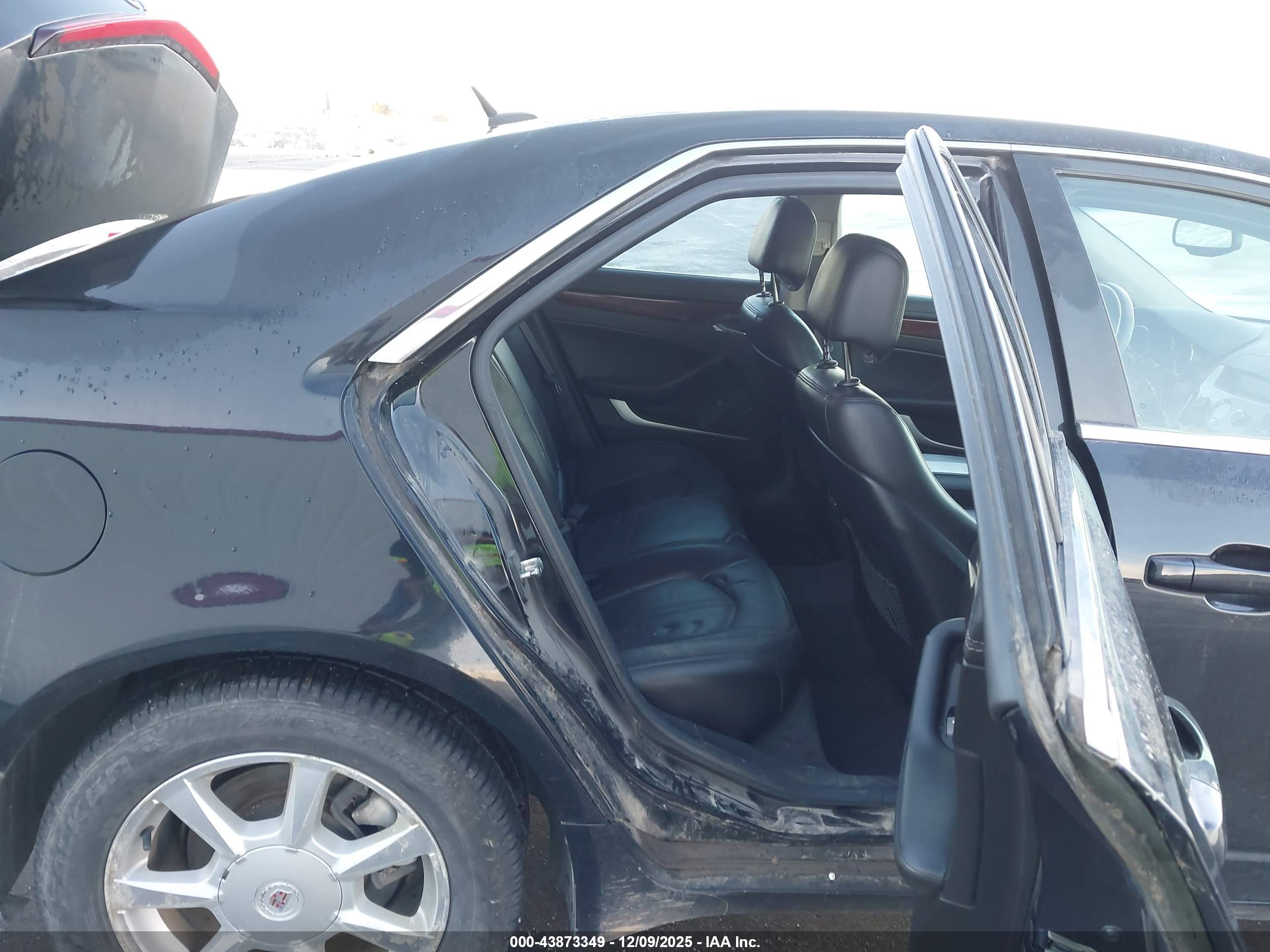 CADILLAC CTS image 8