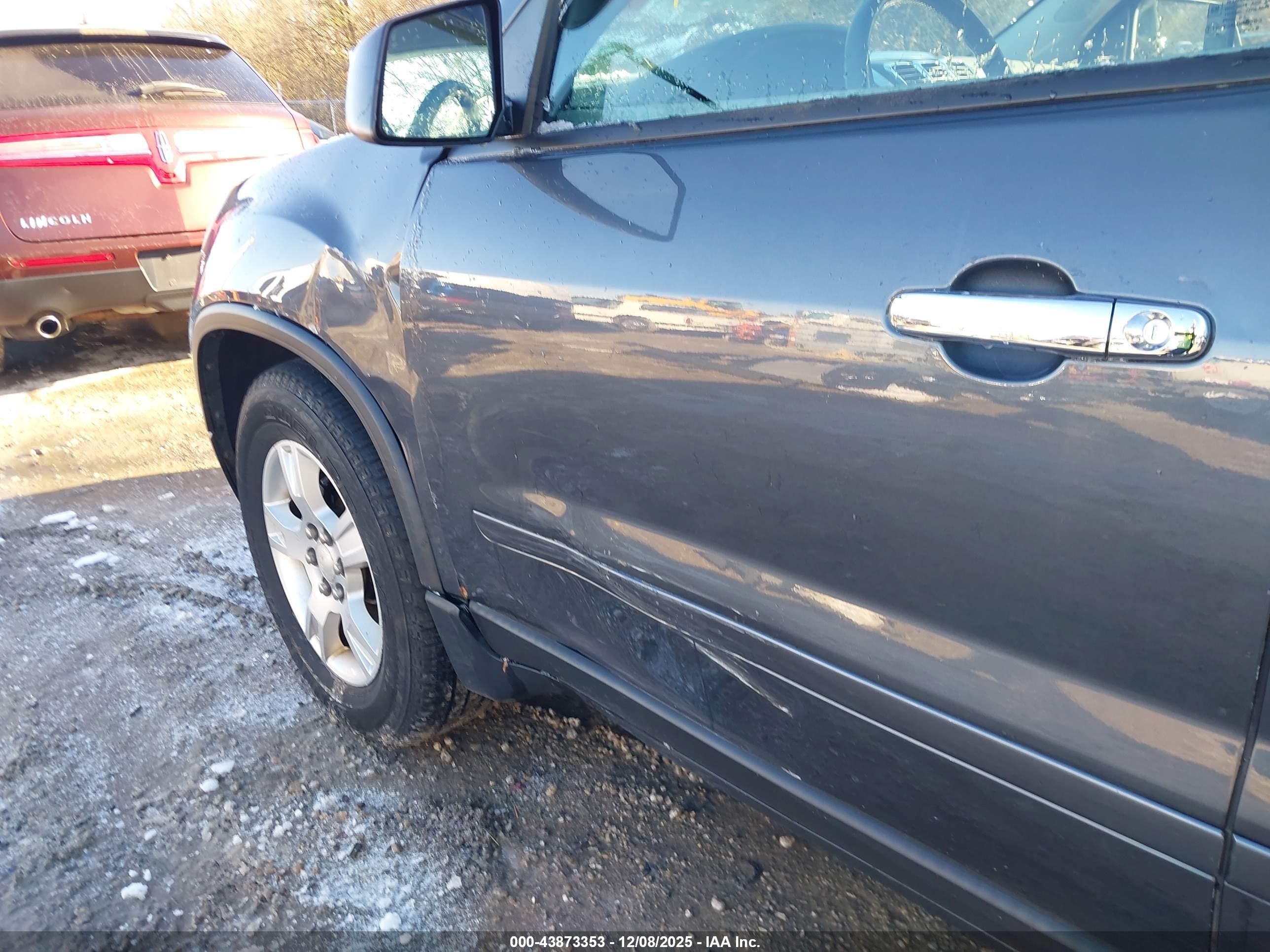 GMC ACADIA image 6