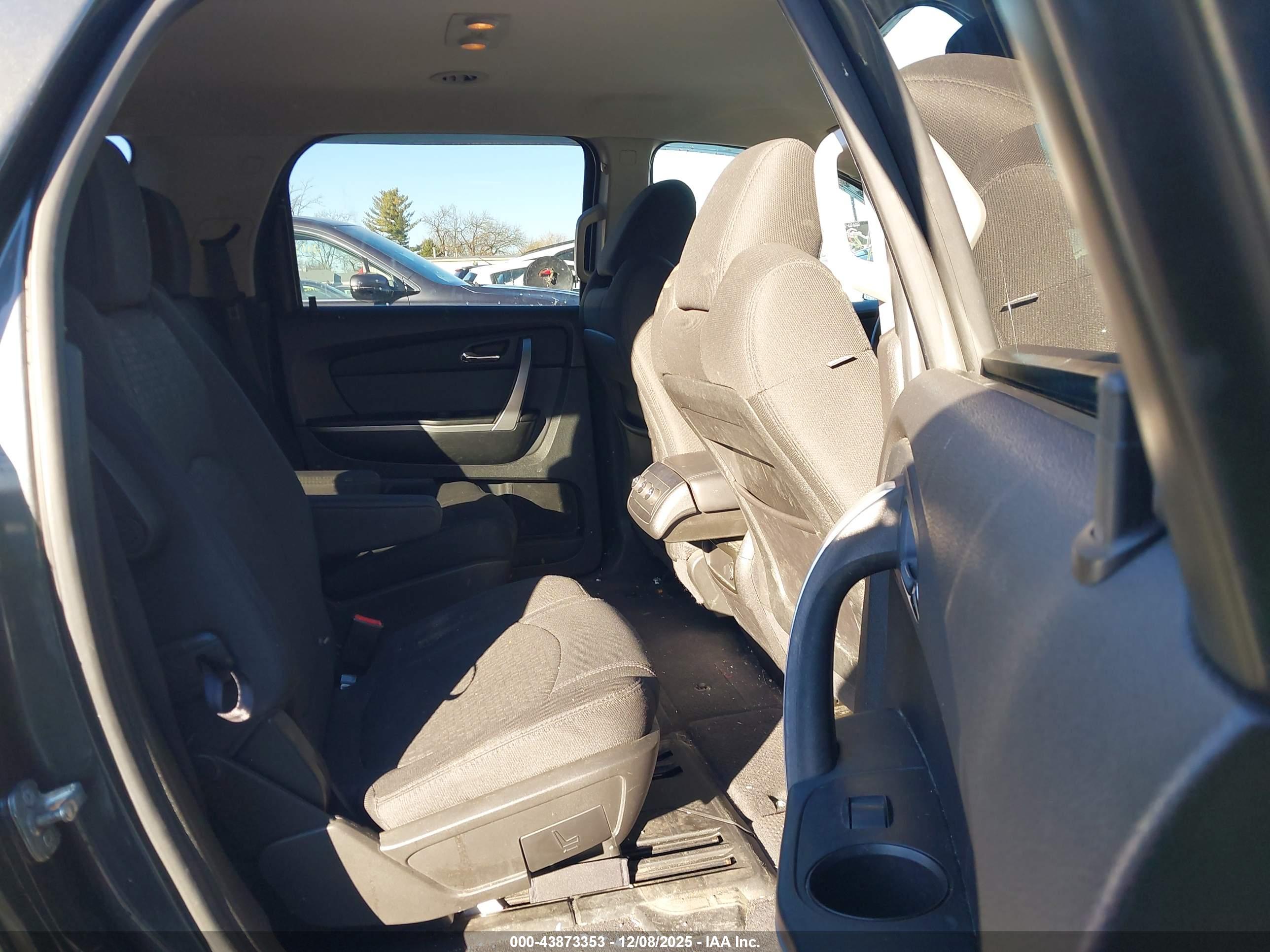 GMC ACADIA image 8