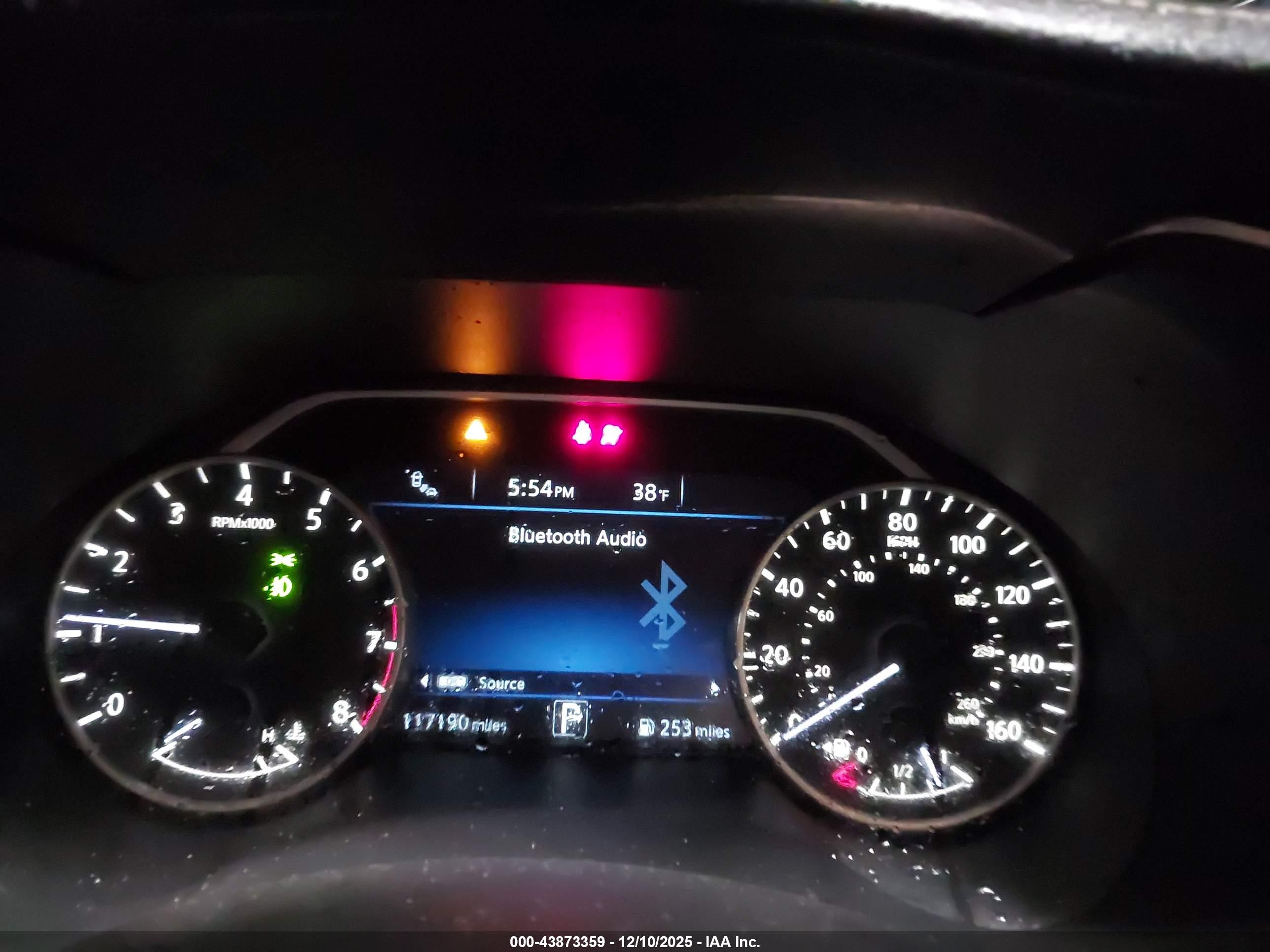 NISSAN MAXIMA image 7