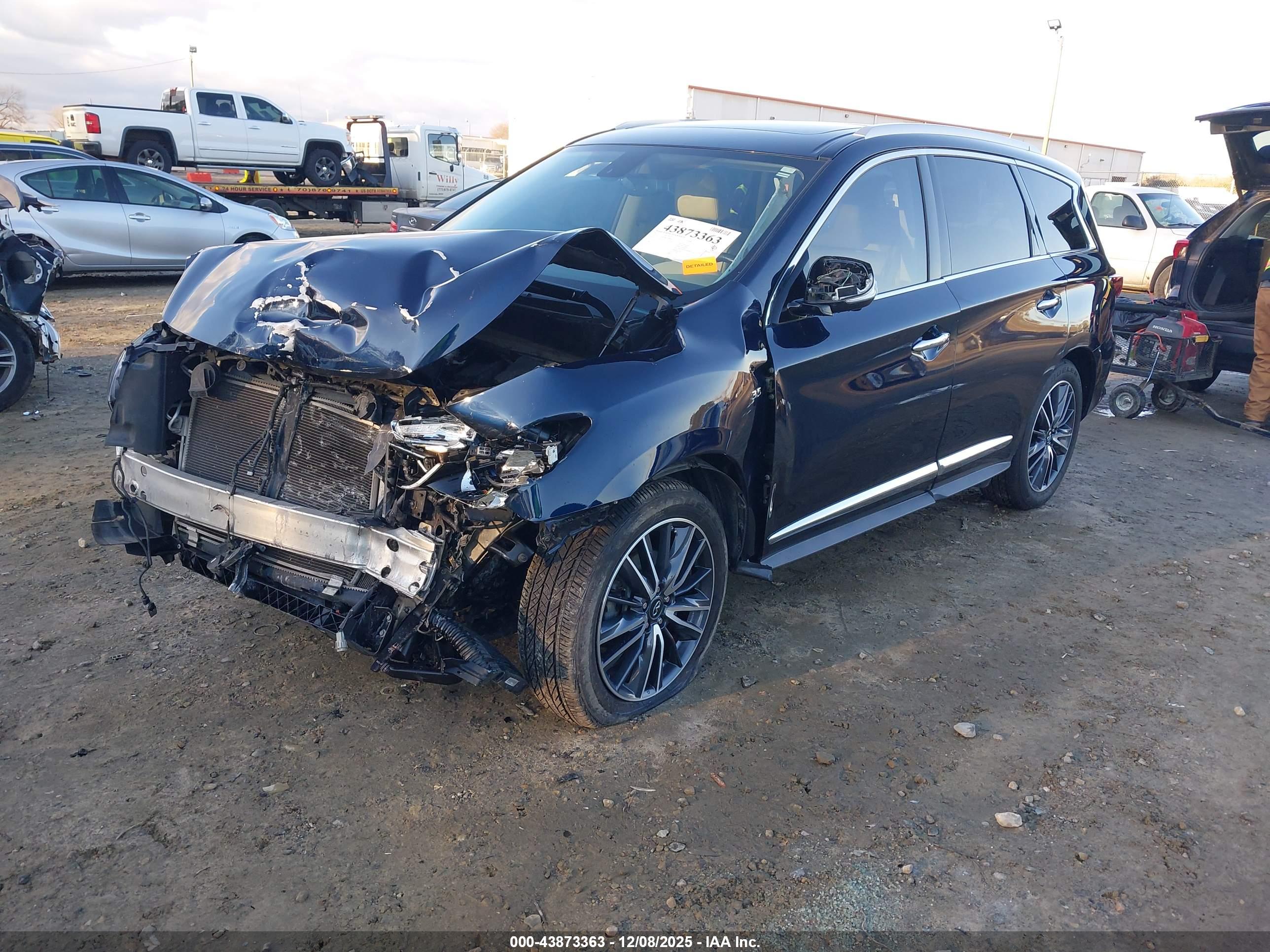 INFINITI QX60 image 2
