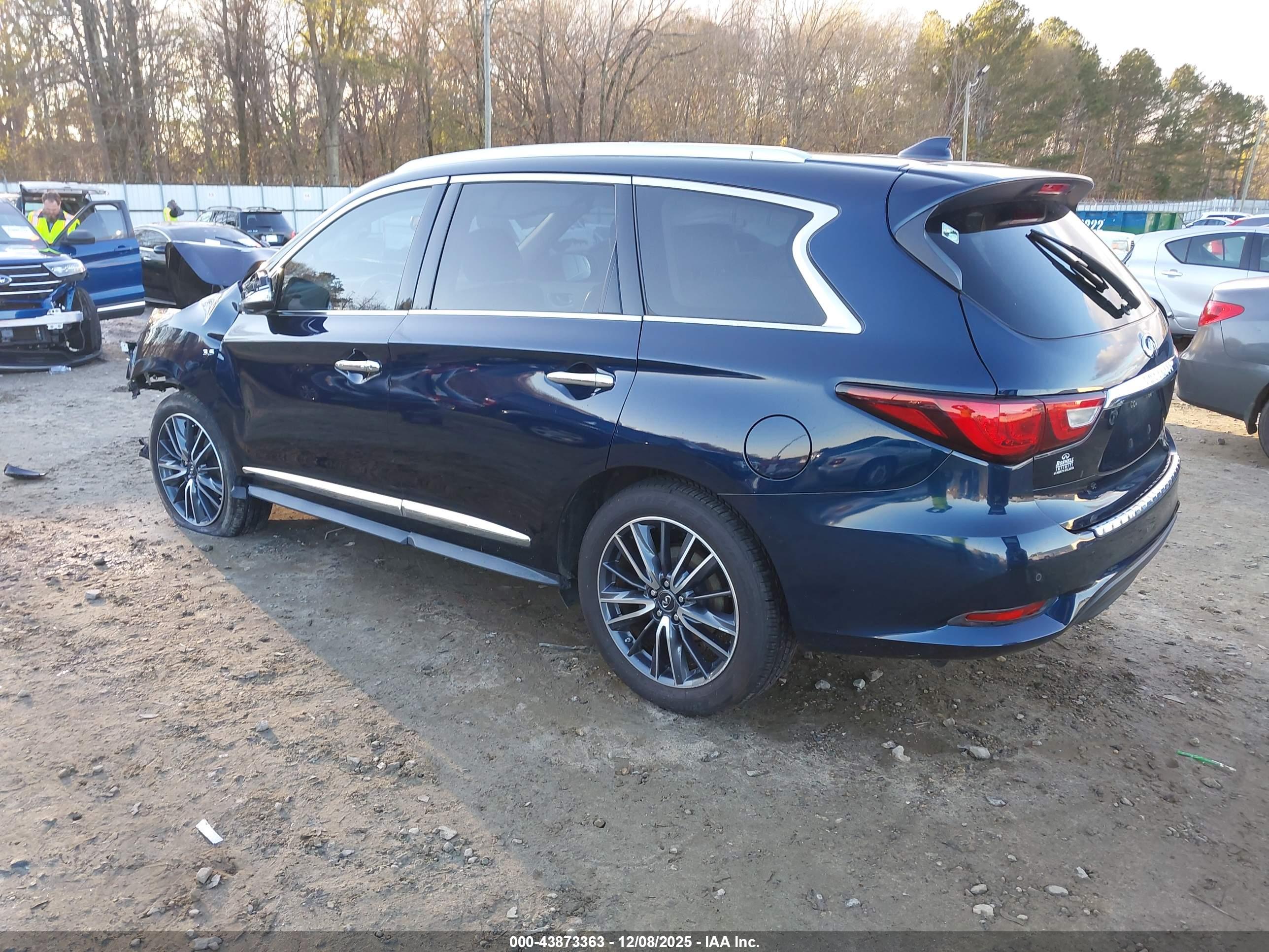 INFINITI QX60 image 3