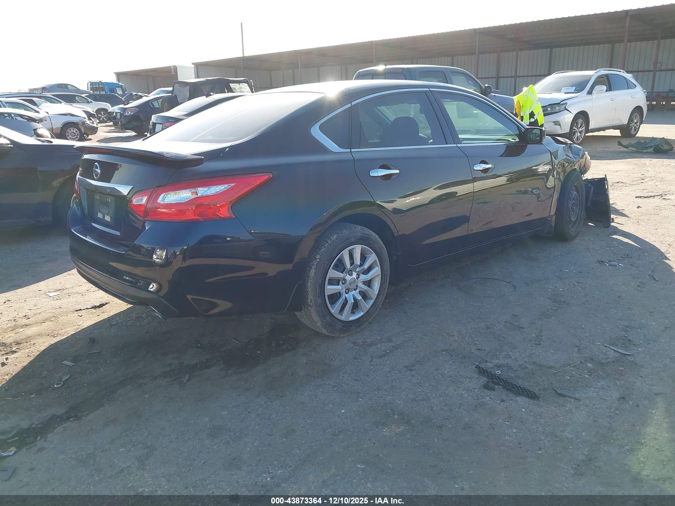 NISSAN ALTIMA image 4