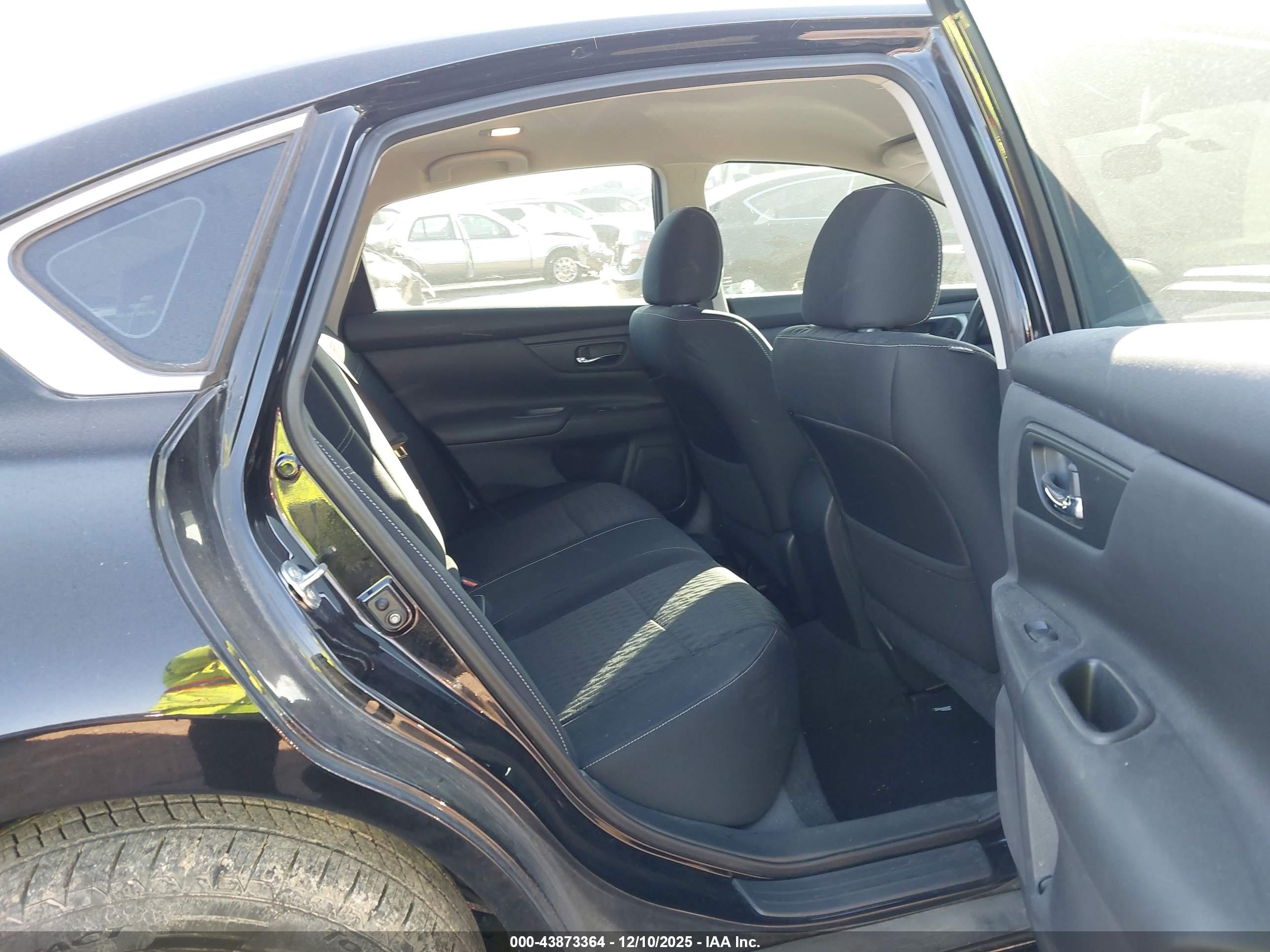 NISSAN ALTIMA image 8