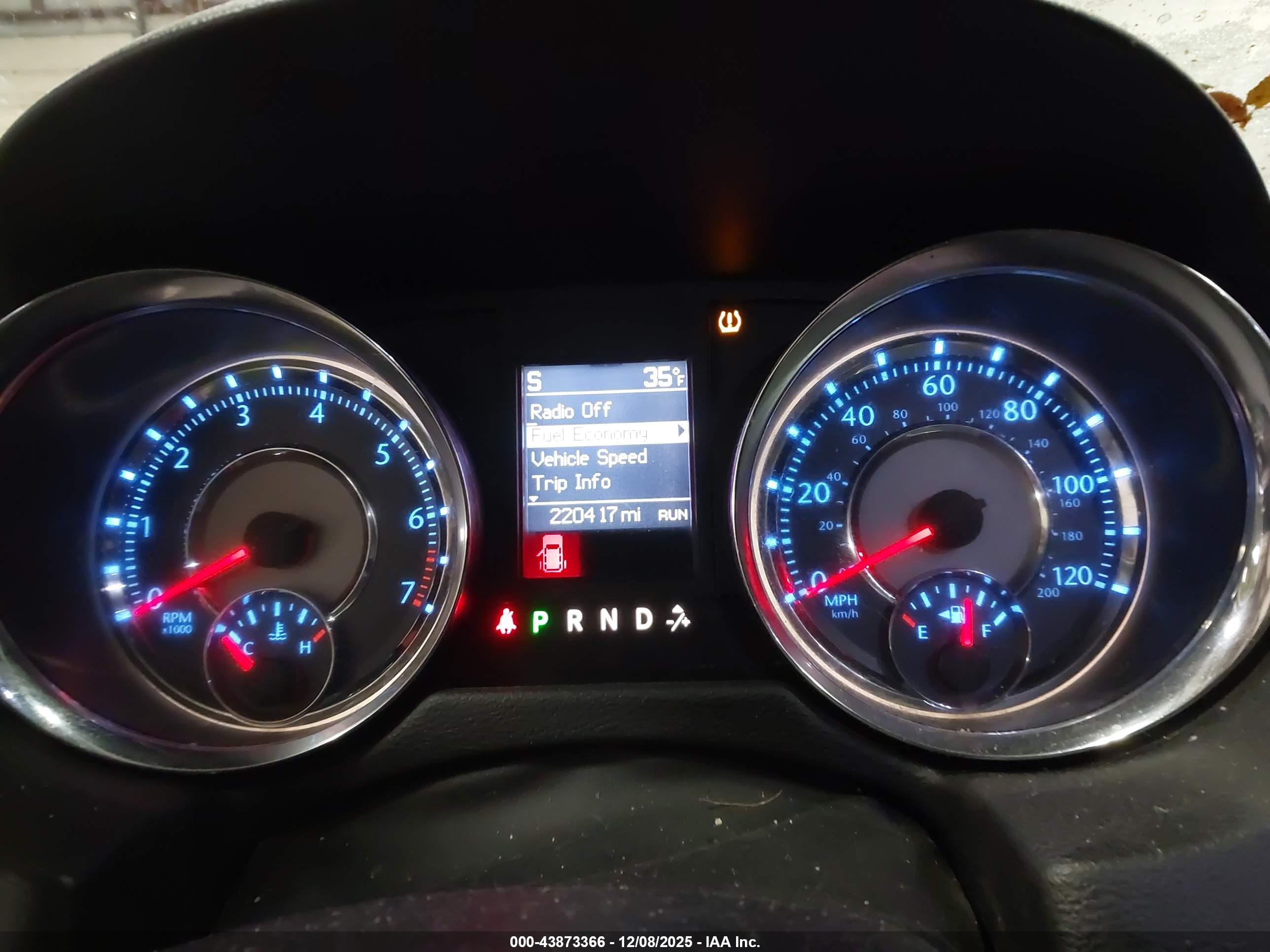 CHRYSLER TOWN image 7