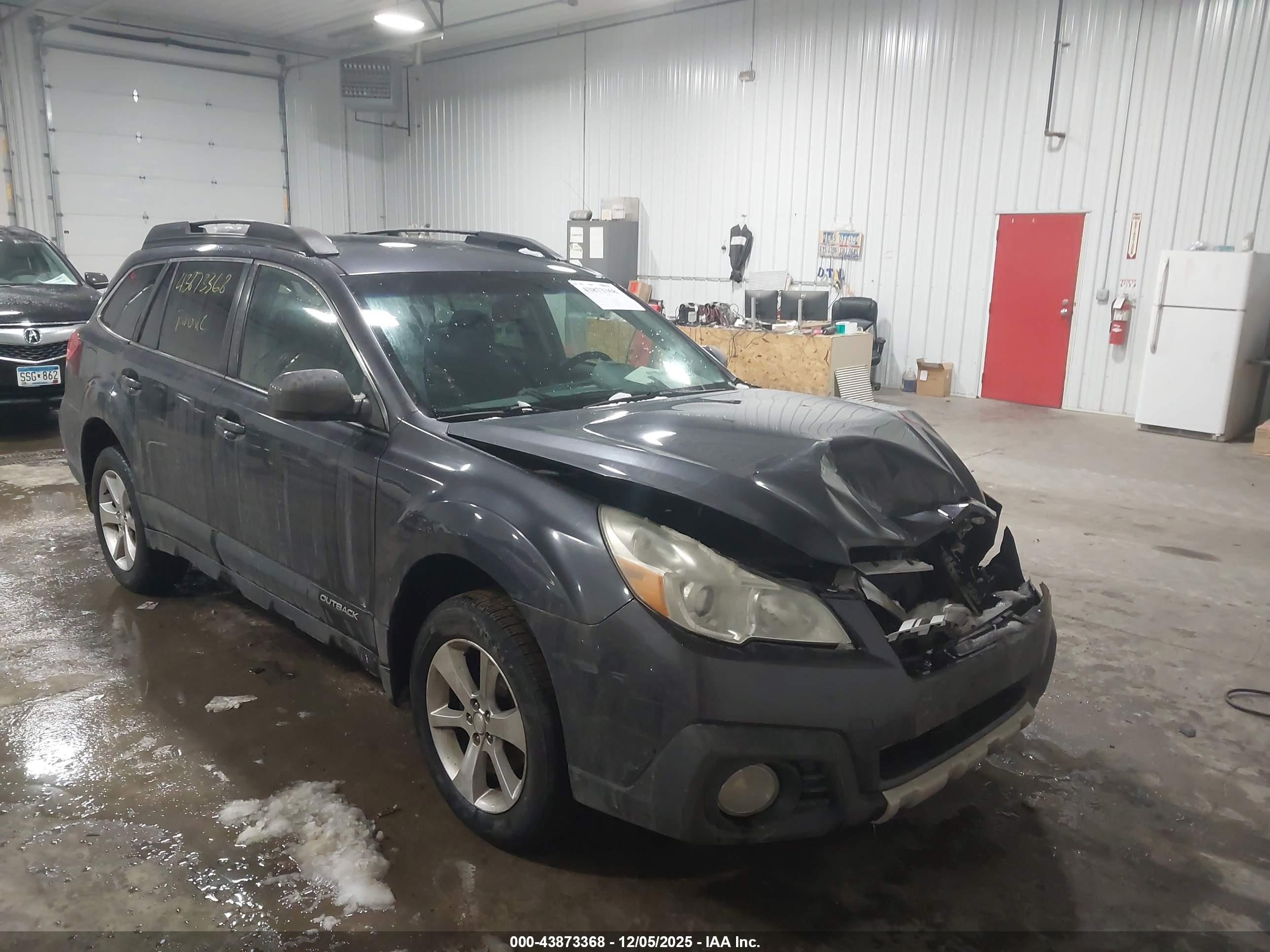SUBARU OUTBACK image 6