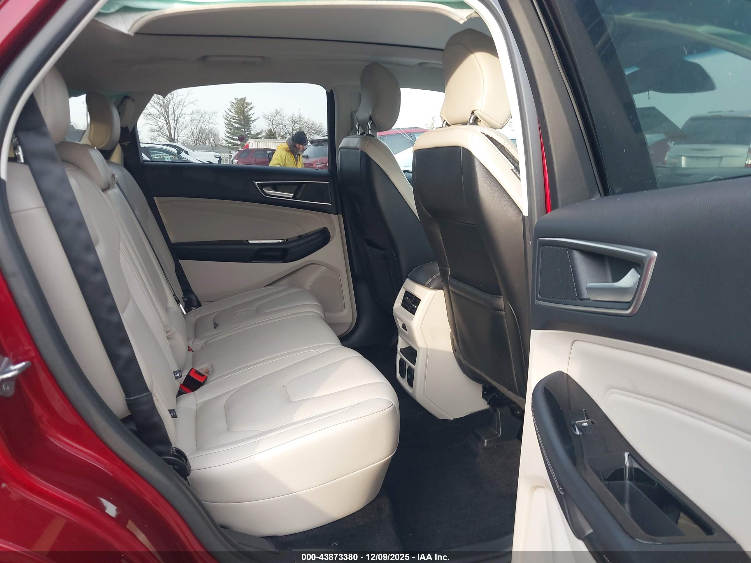 FORD EDGE image 8