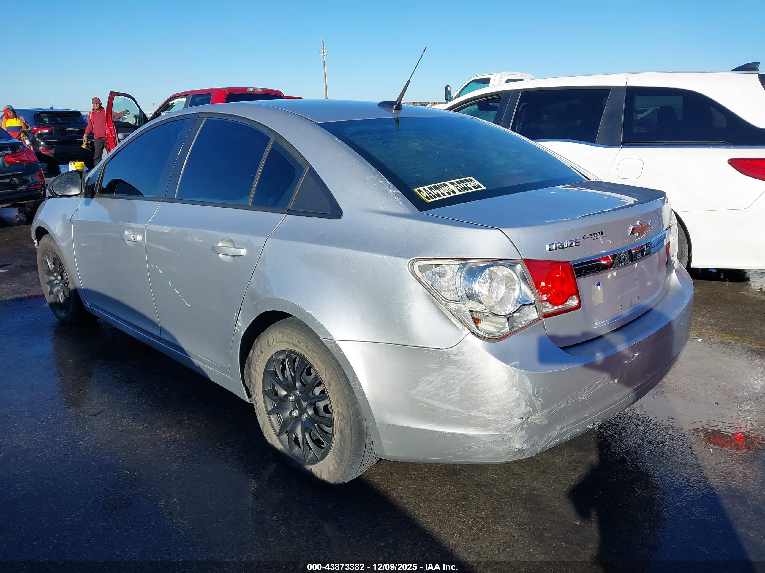 CHEVROLET CRUZE image 3