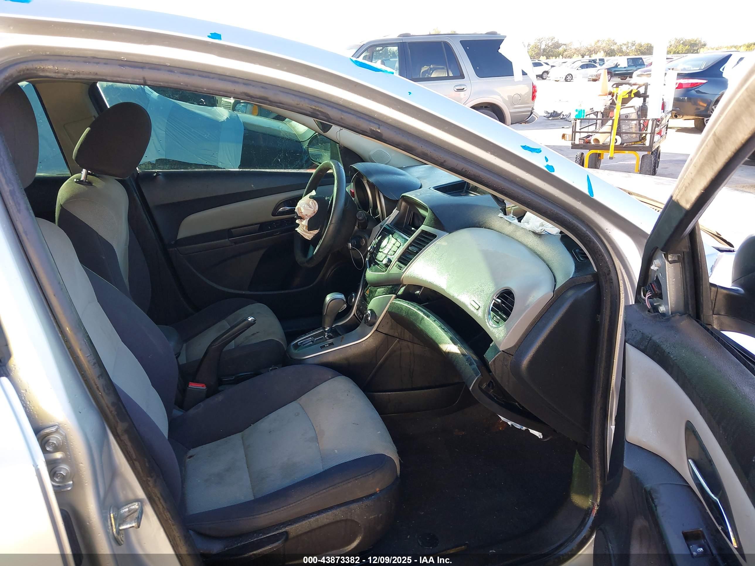 CHEVROLET CRUZE image 5