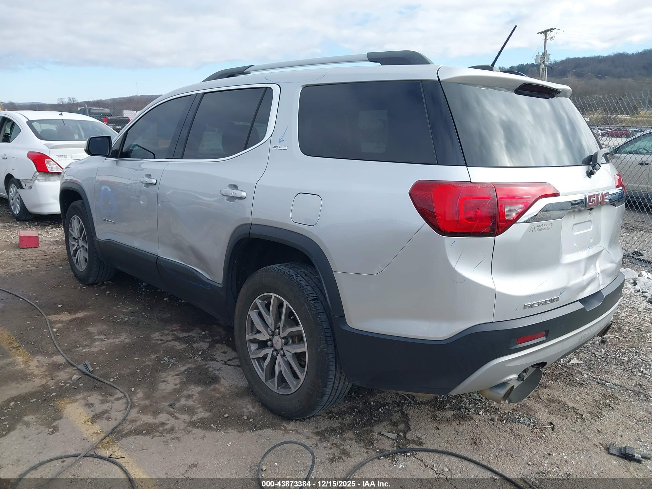 GMC ACADIA image 3