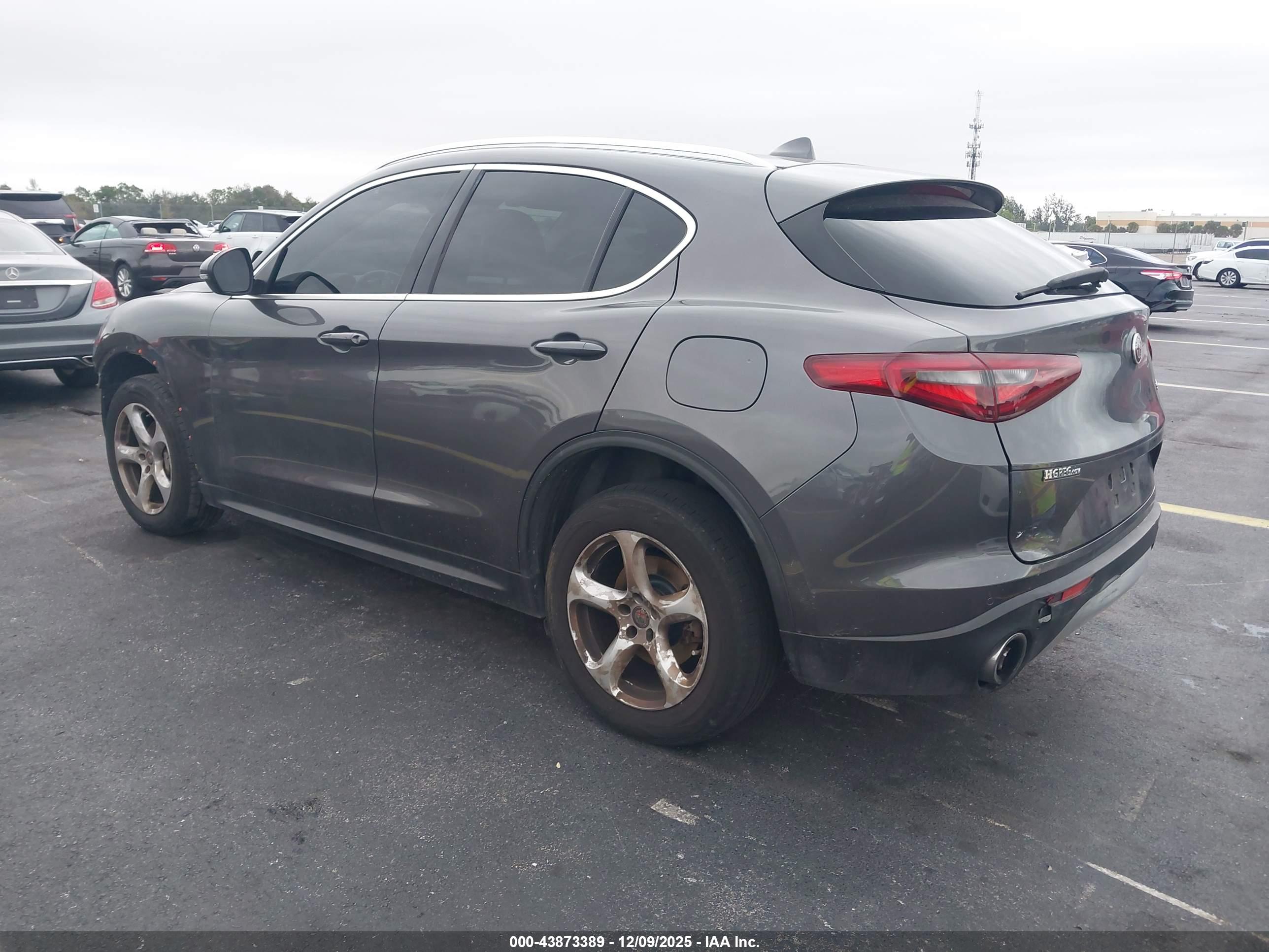 ALFA ROMEO image 3