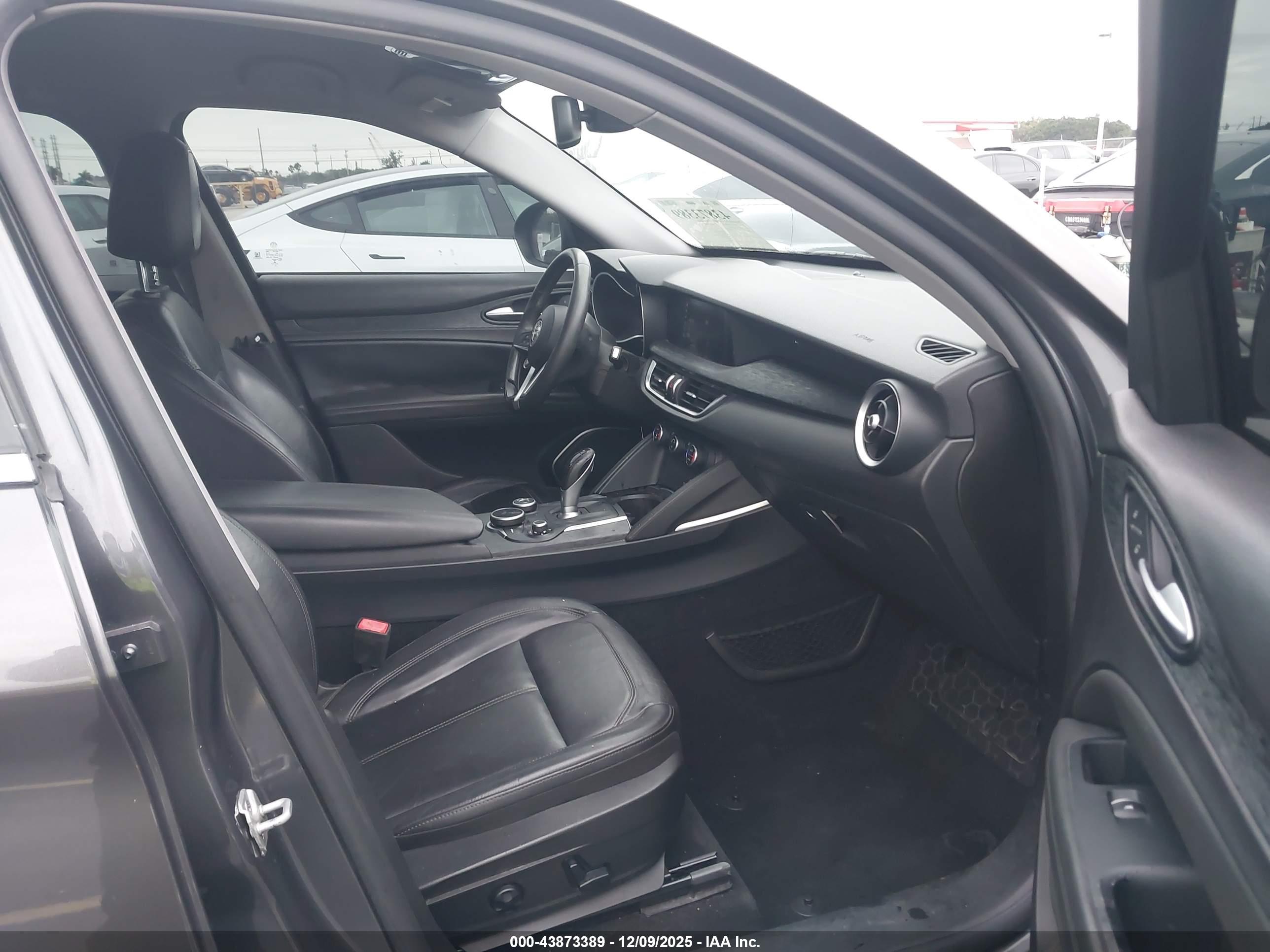 ALFA ROMEO image 5