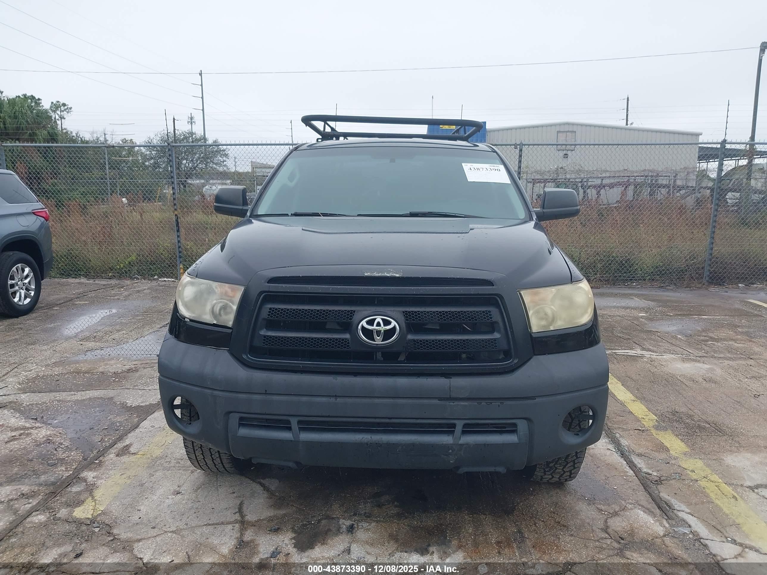 TOYOTA TUNDRA image 6
