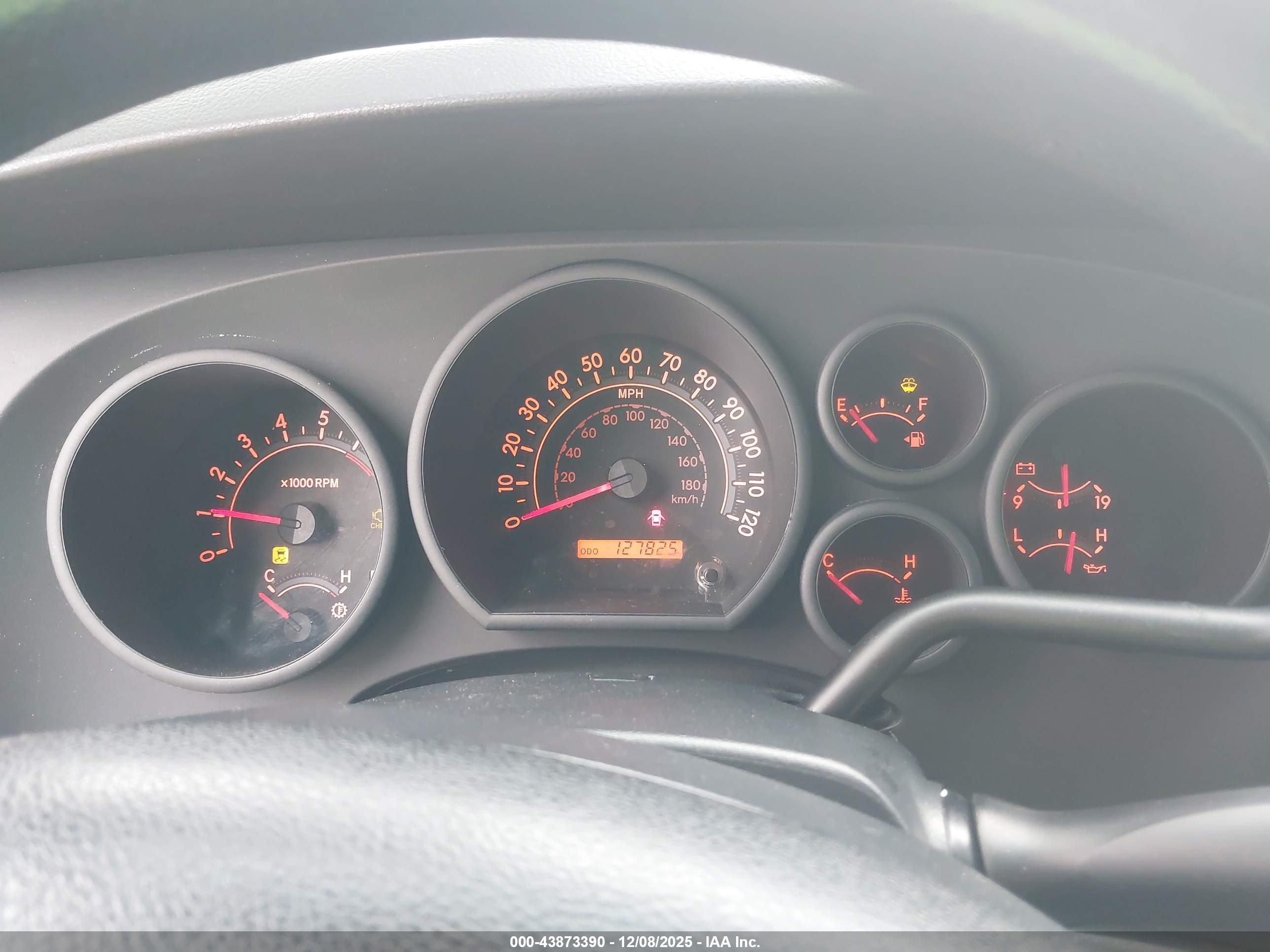 TOYOTA TUNDRA image 7