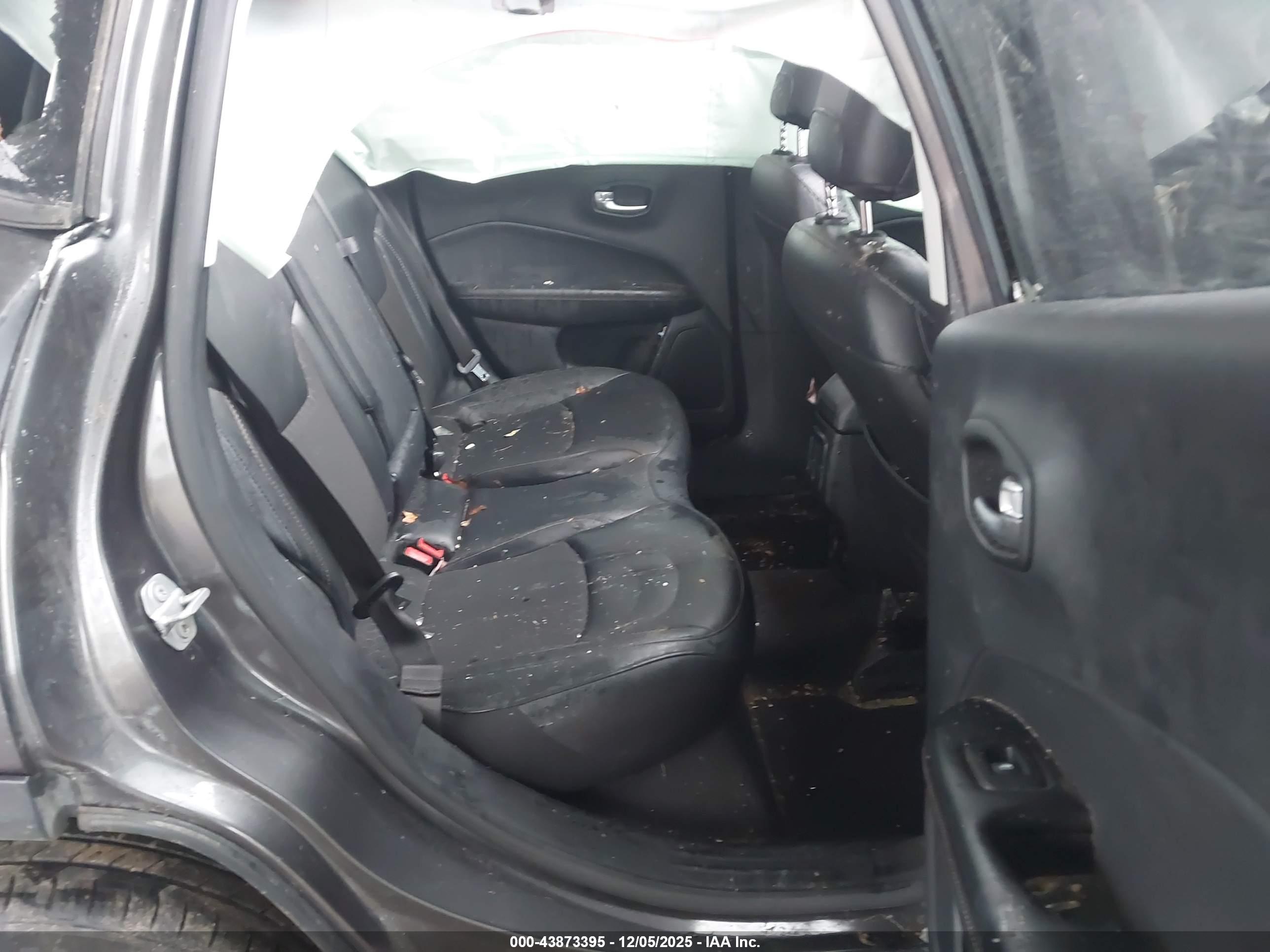 JEEP COMPASS image 8