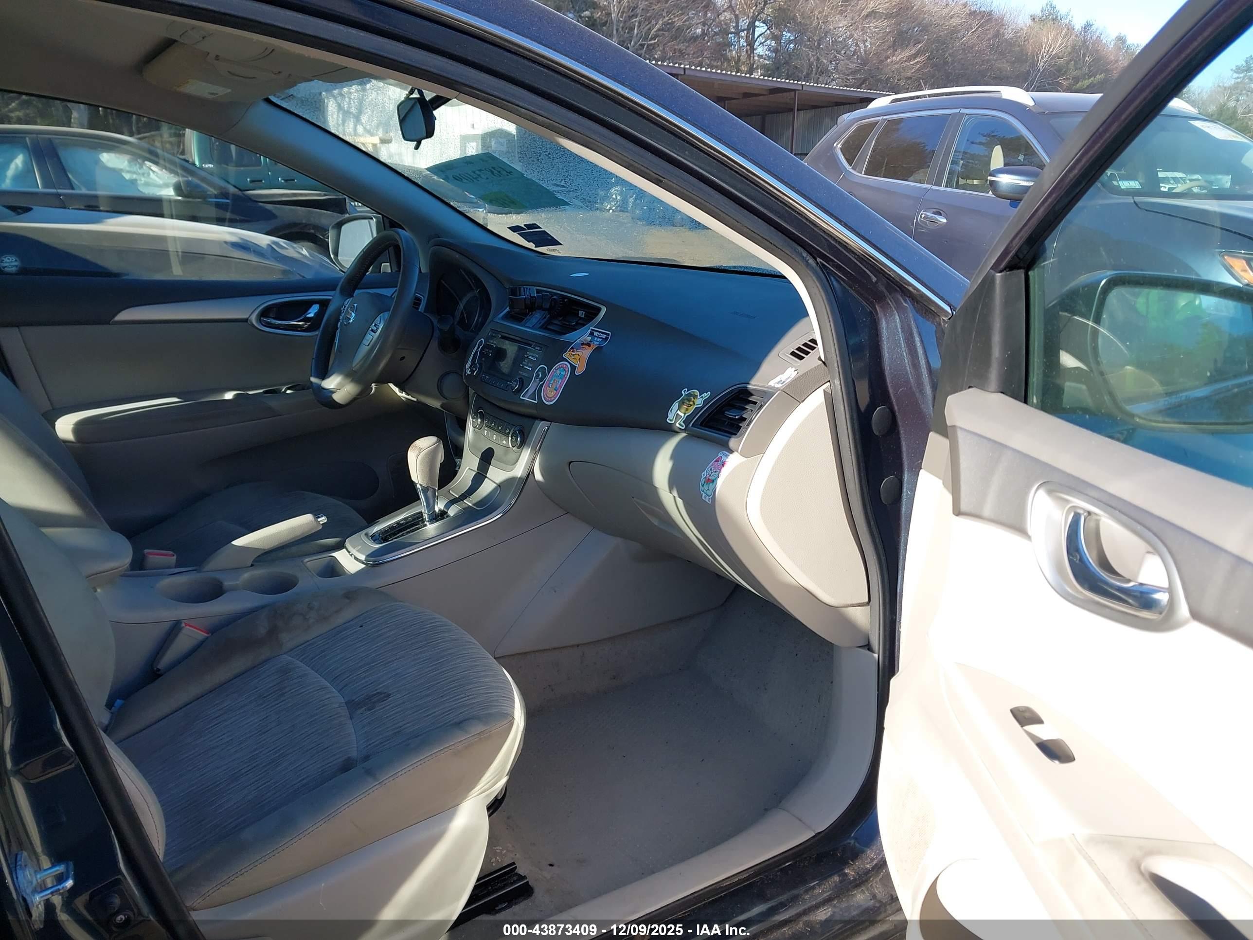 NISSAN SENTRA image 5