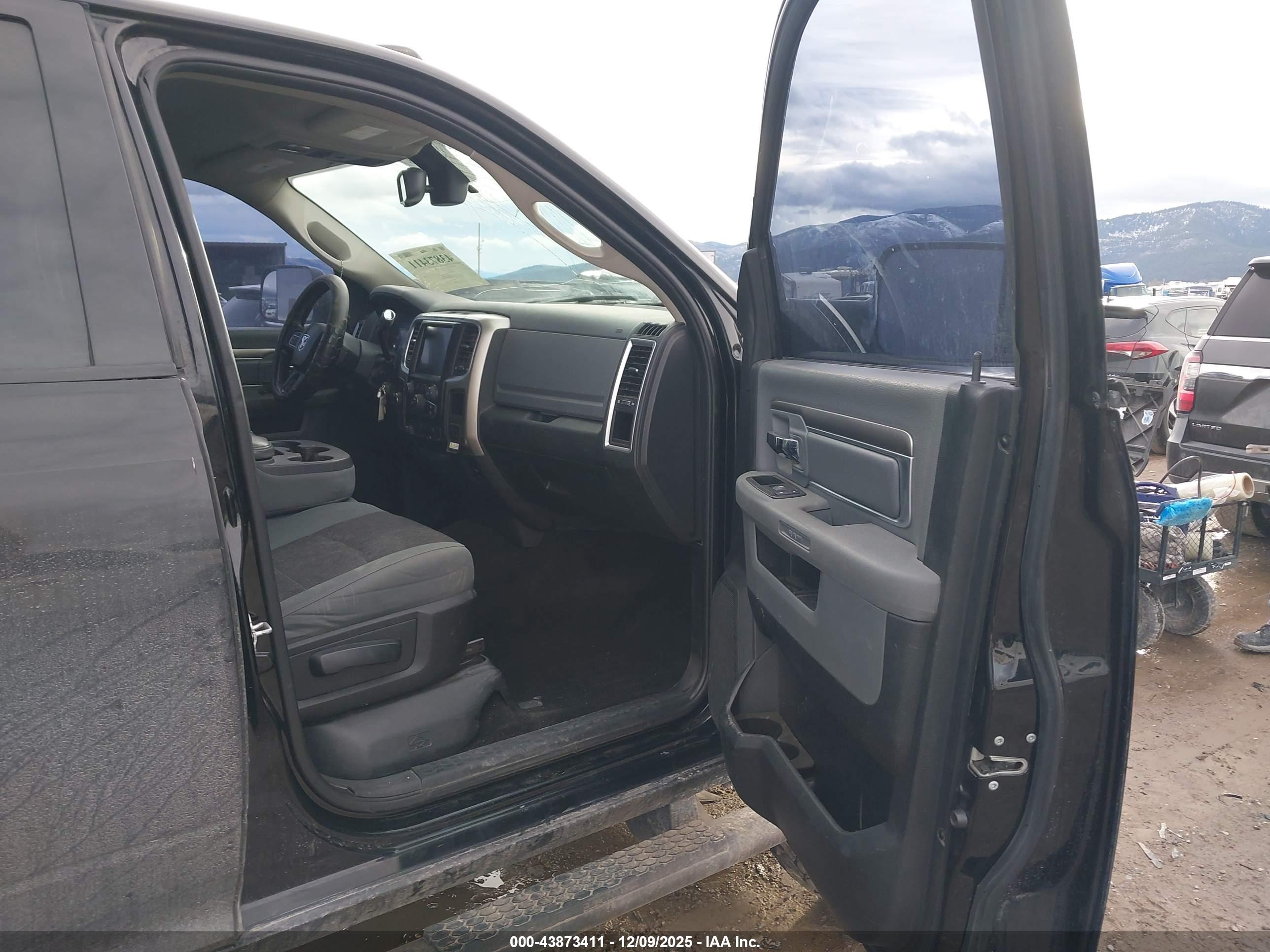 RAM 2500 image 5