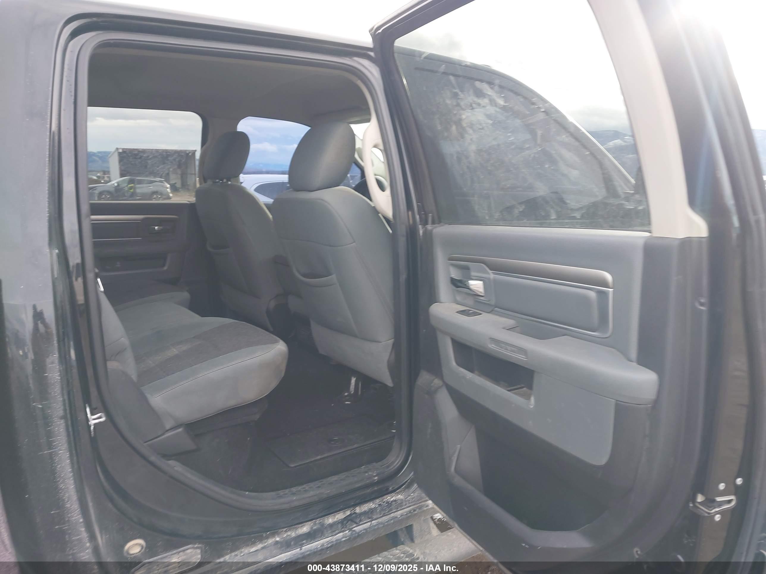 RAM 2500 image 8