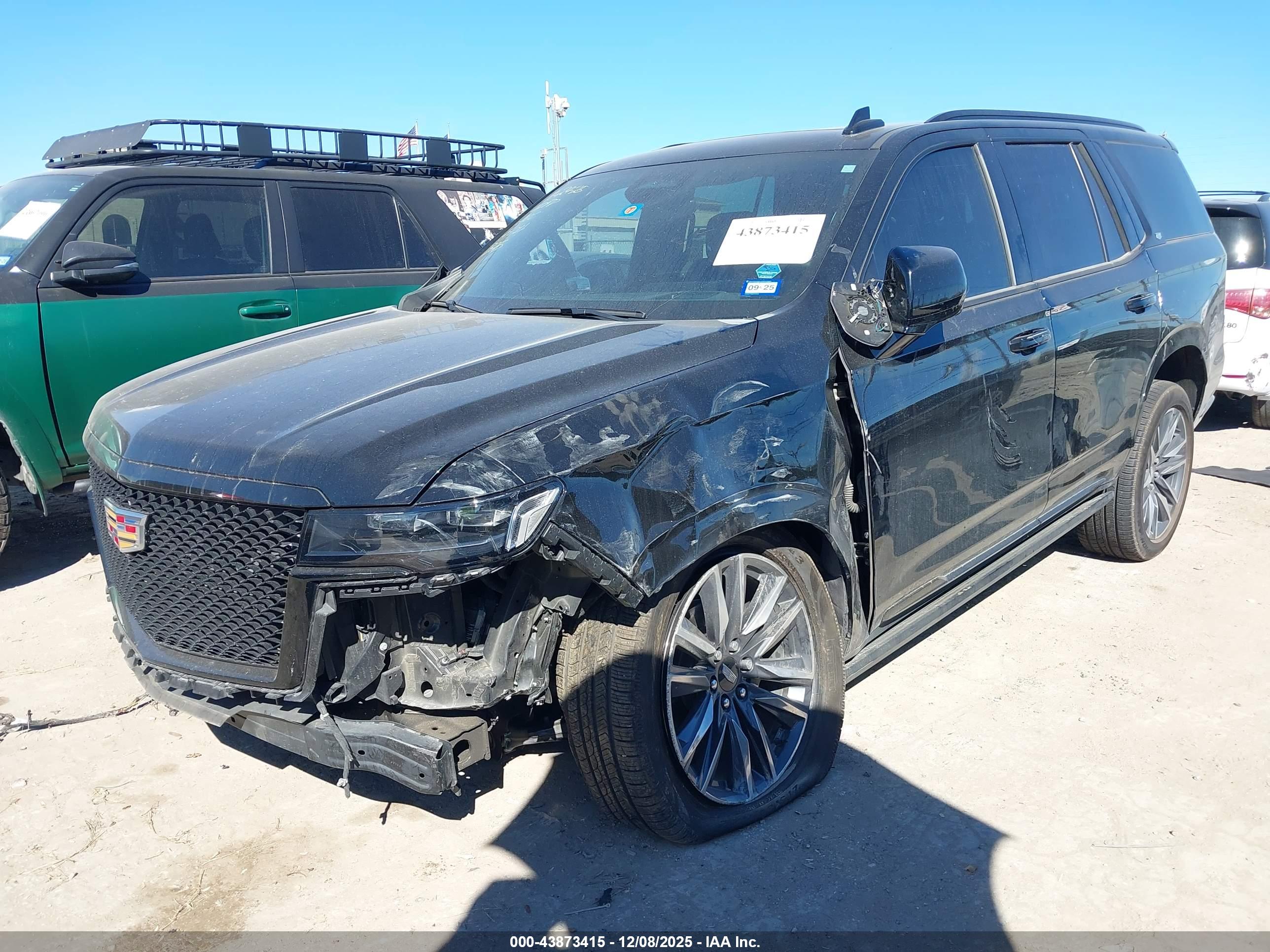 CADILLAC ESCALADE image 2