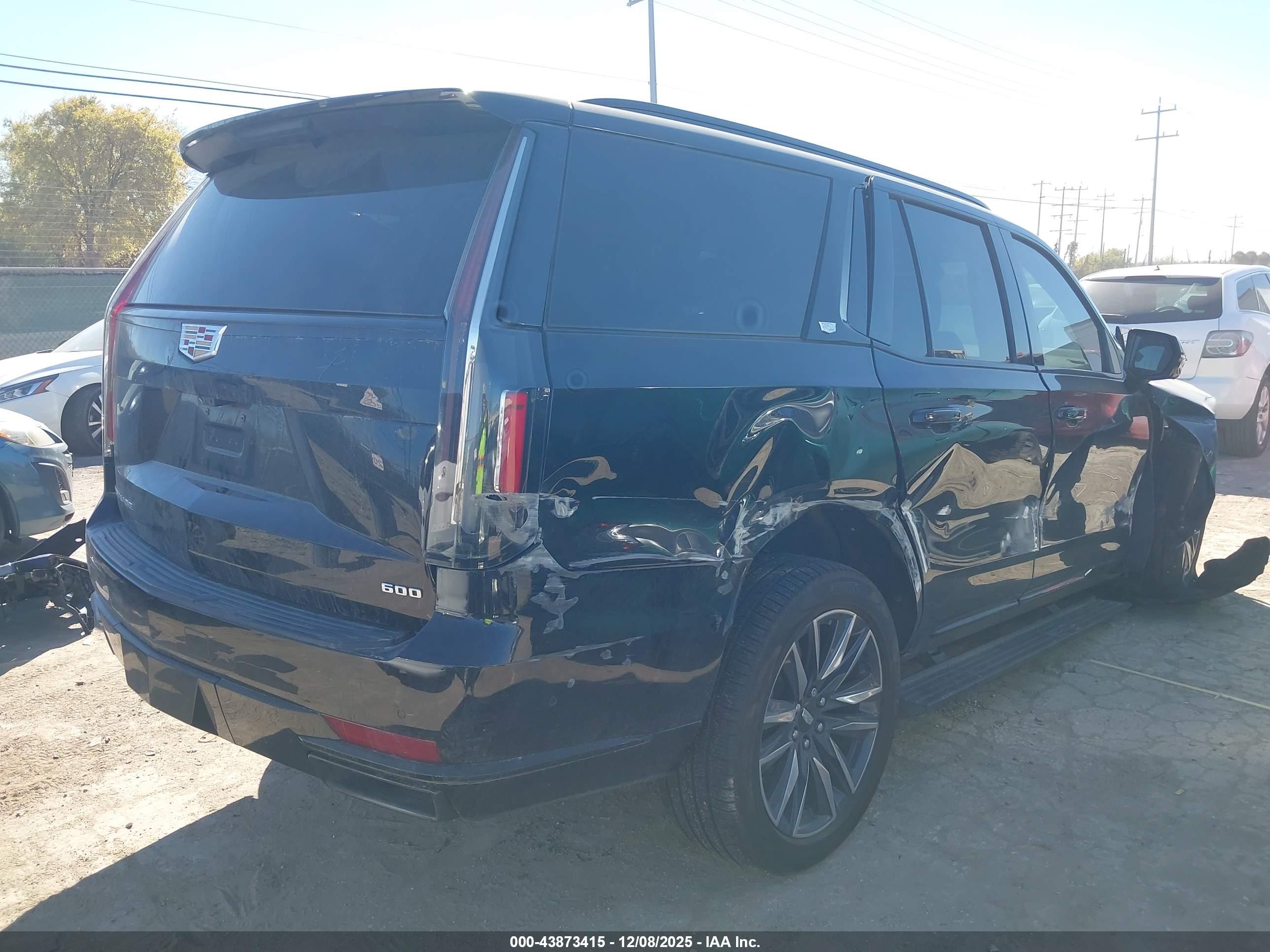 CADILLAC ESCALADE image 4