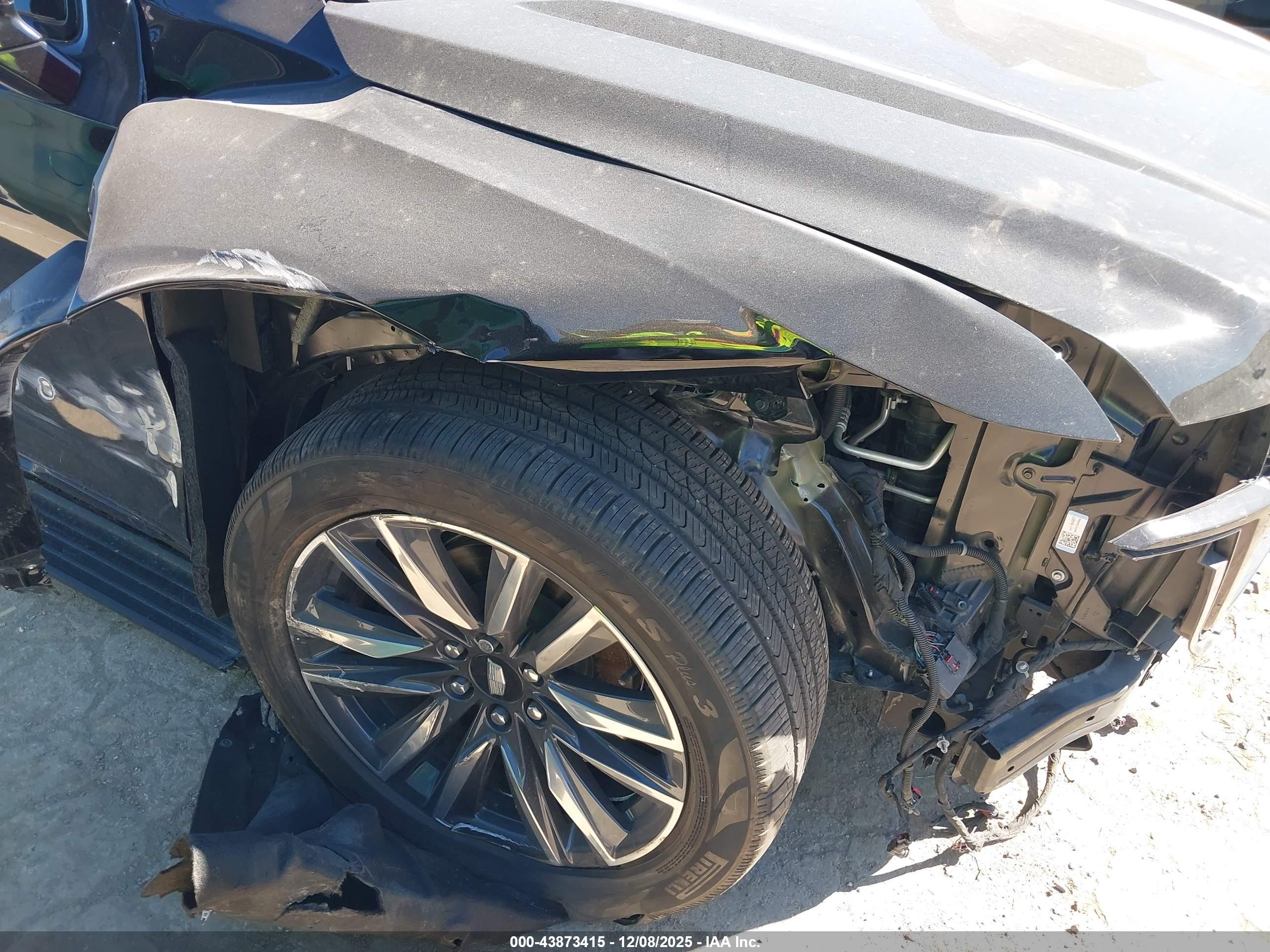 CADILLAC ESCALADE image 6