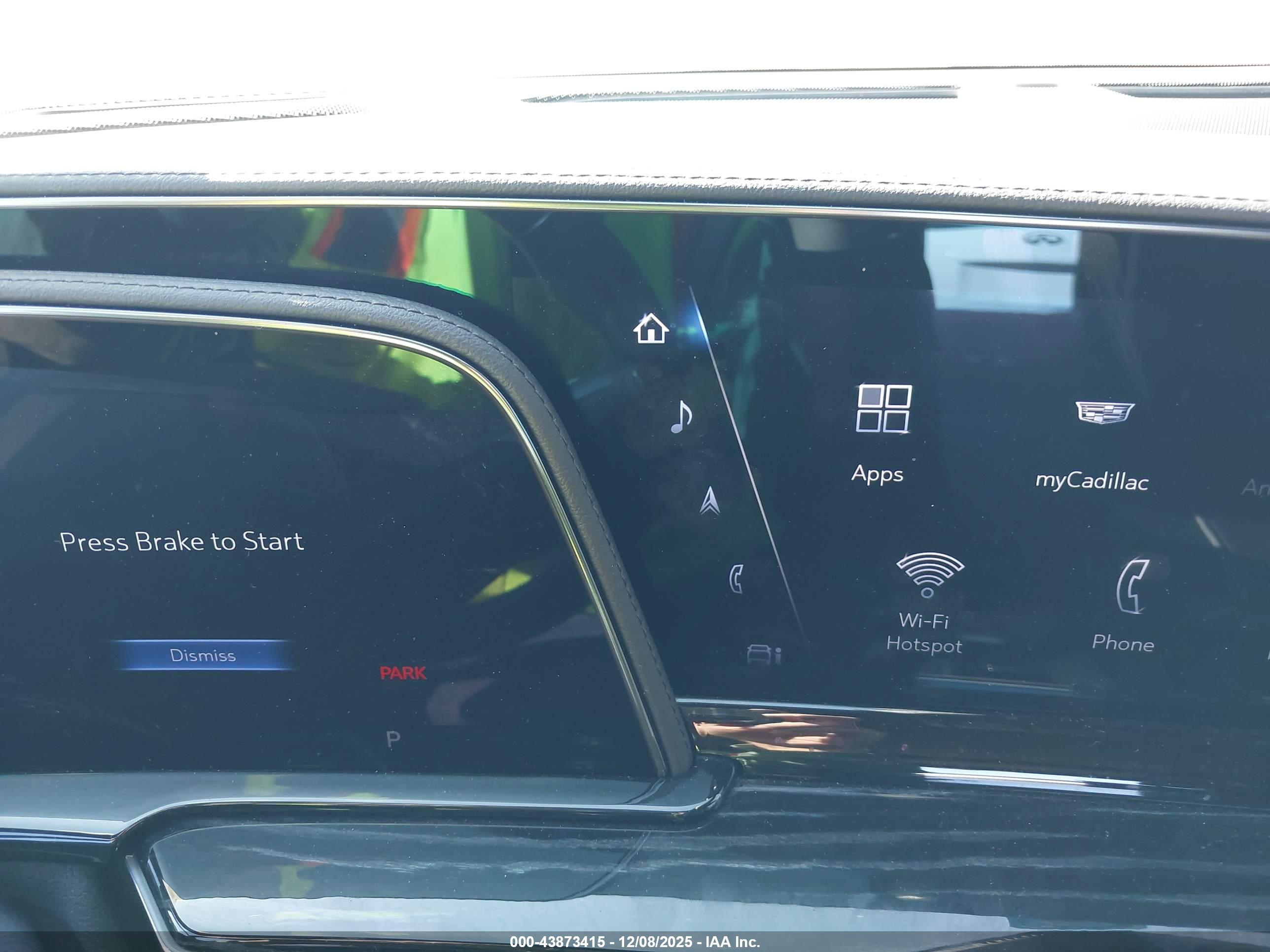 CADILLAC ESCALADE image 7