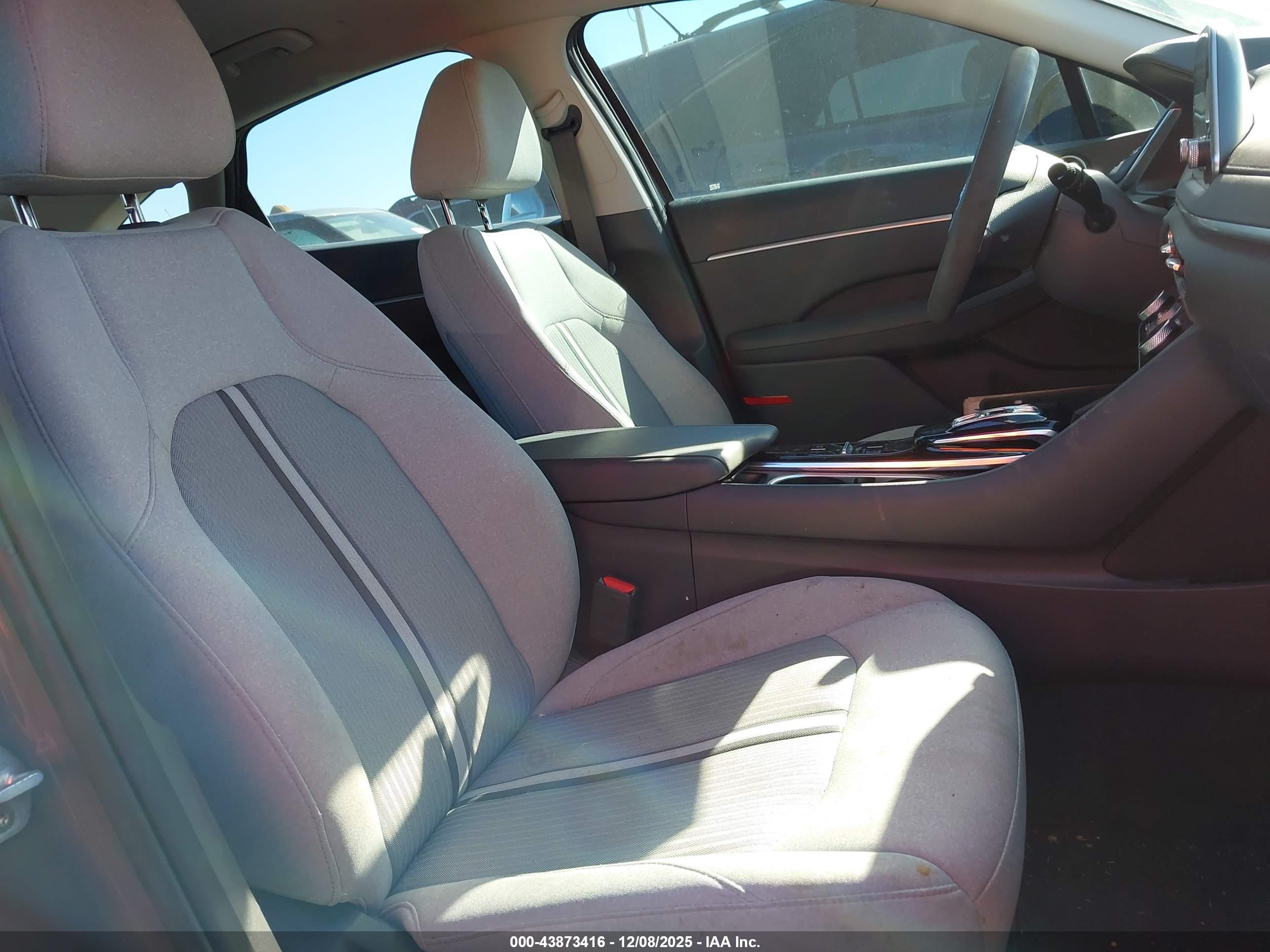 HYUNDAI SONATA image 5