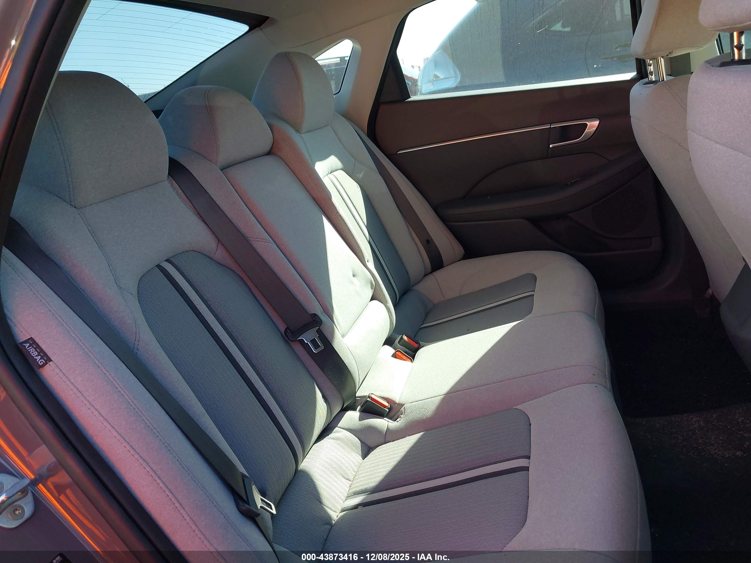 HYUNDAI SONATA image 8