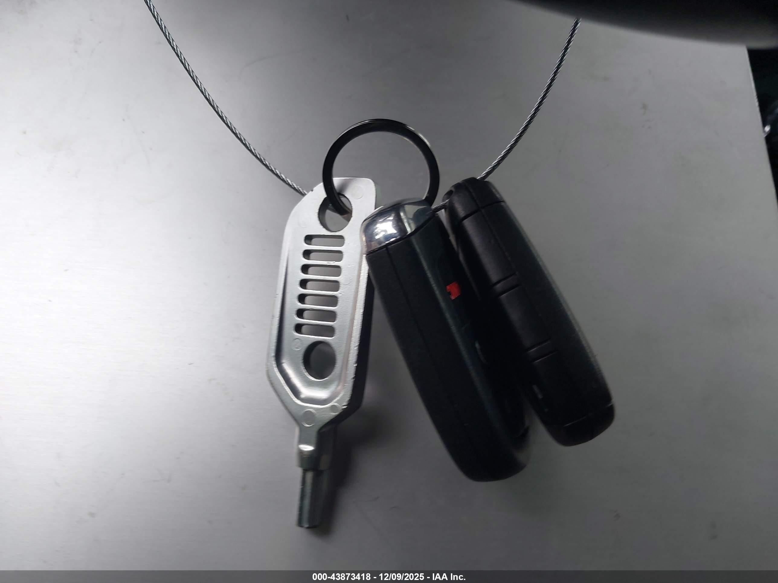 JEEP RENEGADE image 11