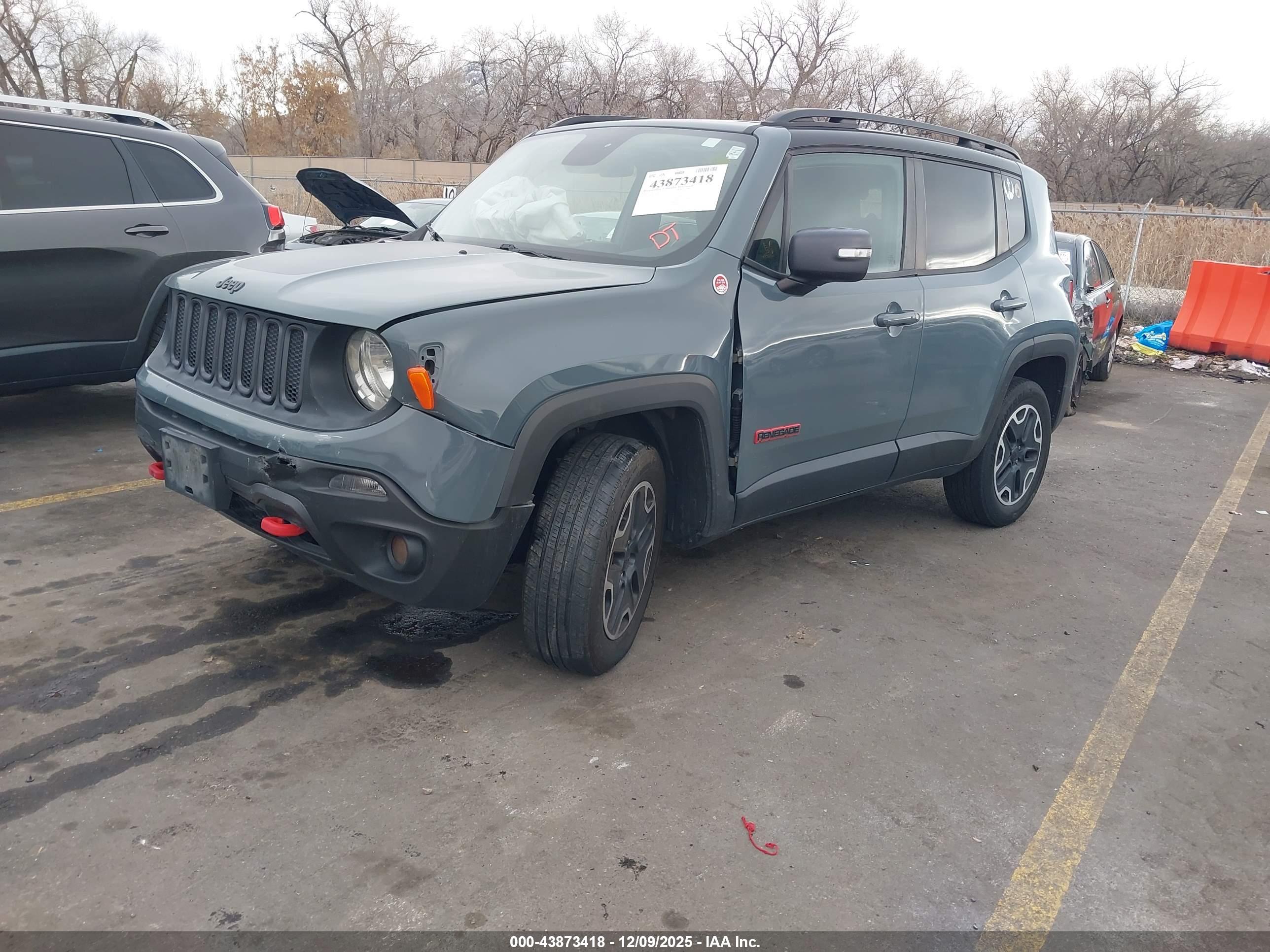 JEEP RENEGADE image 2